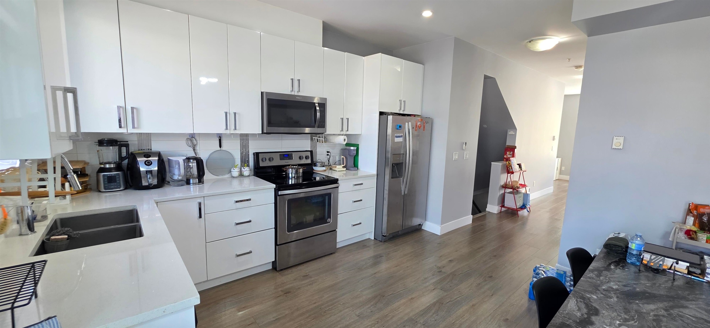 1-19753 55A Avenue Avenue, Langley, BC - Indoor Photo Showing Kitchen With Double Sink