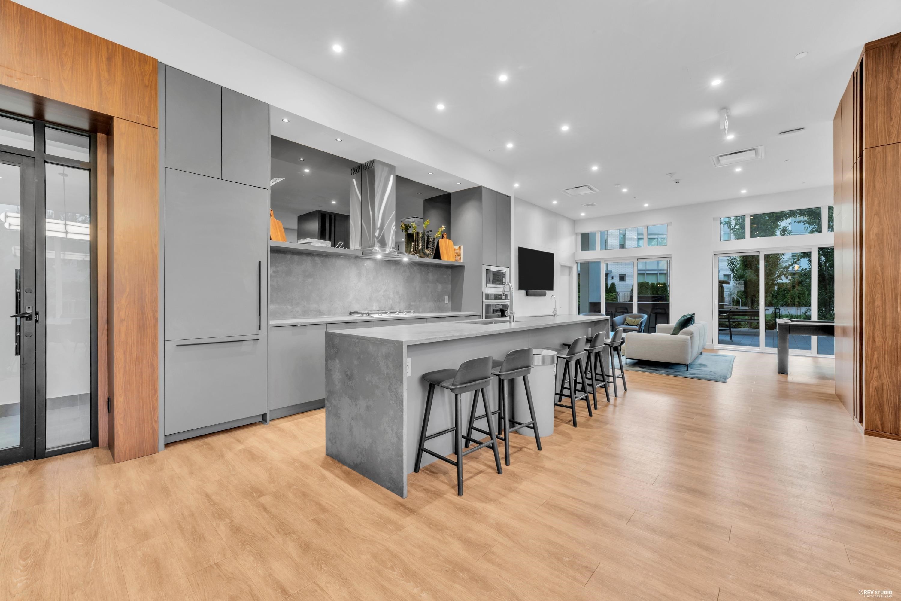 2402-13359 Old Yale Road, Surrey, BC - Indoor Photo Showing Kitchen With Upgraded Kitchen