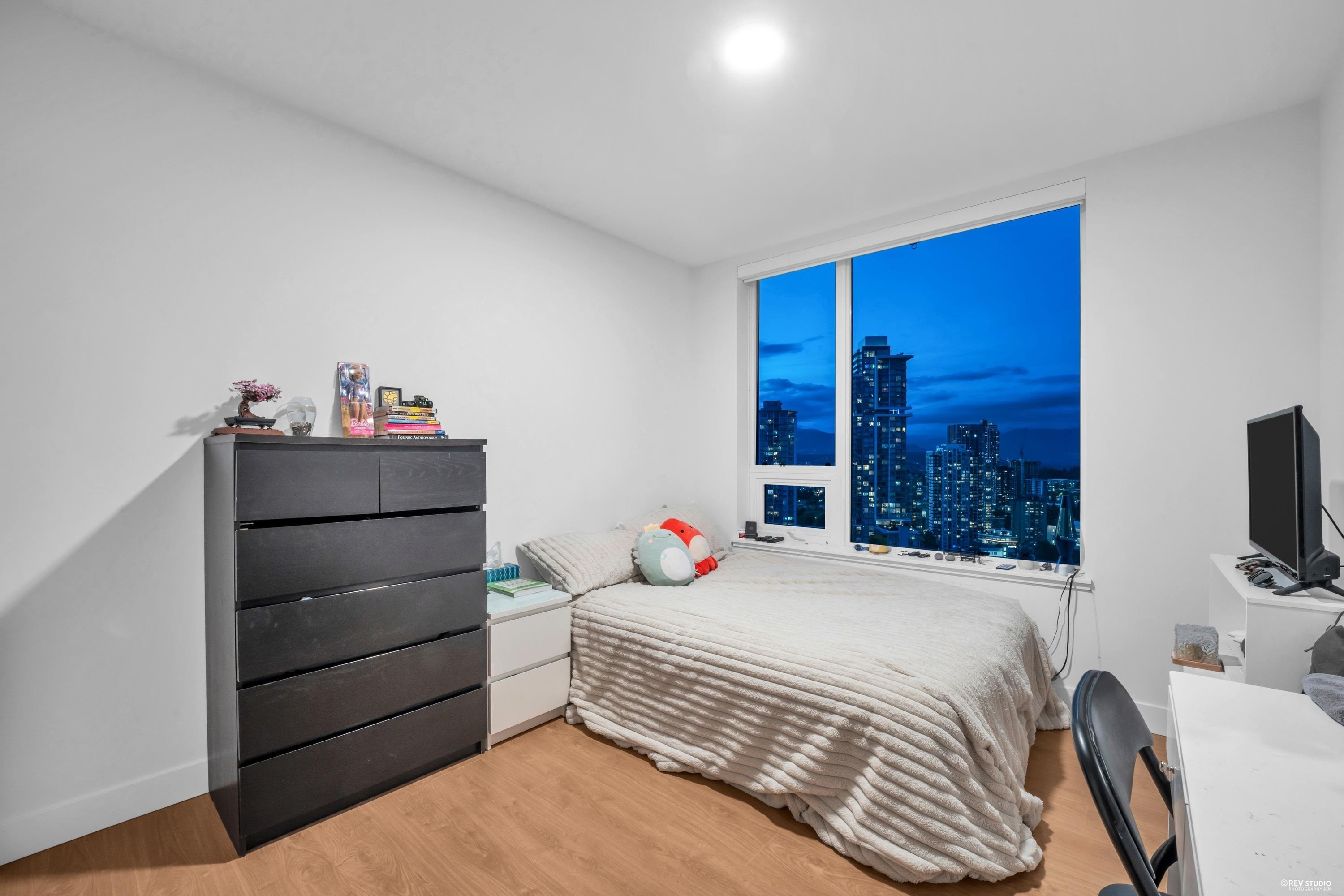 2402-13359 Old Yale Road, Surrey, BC - Indoor Photo Showing Bedroom