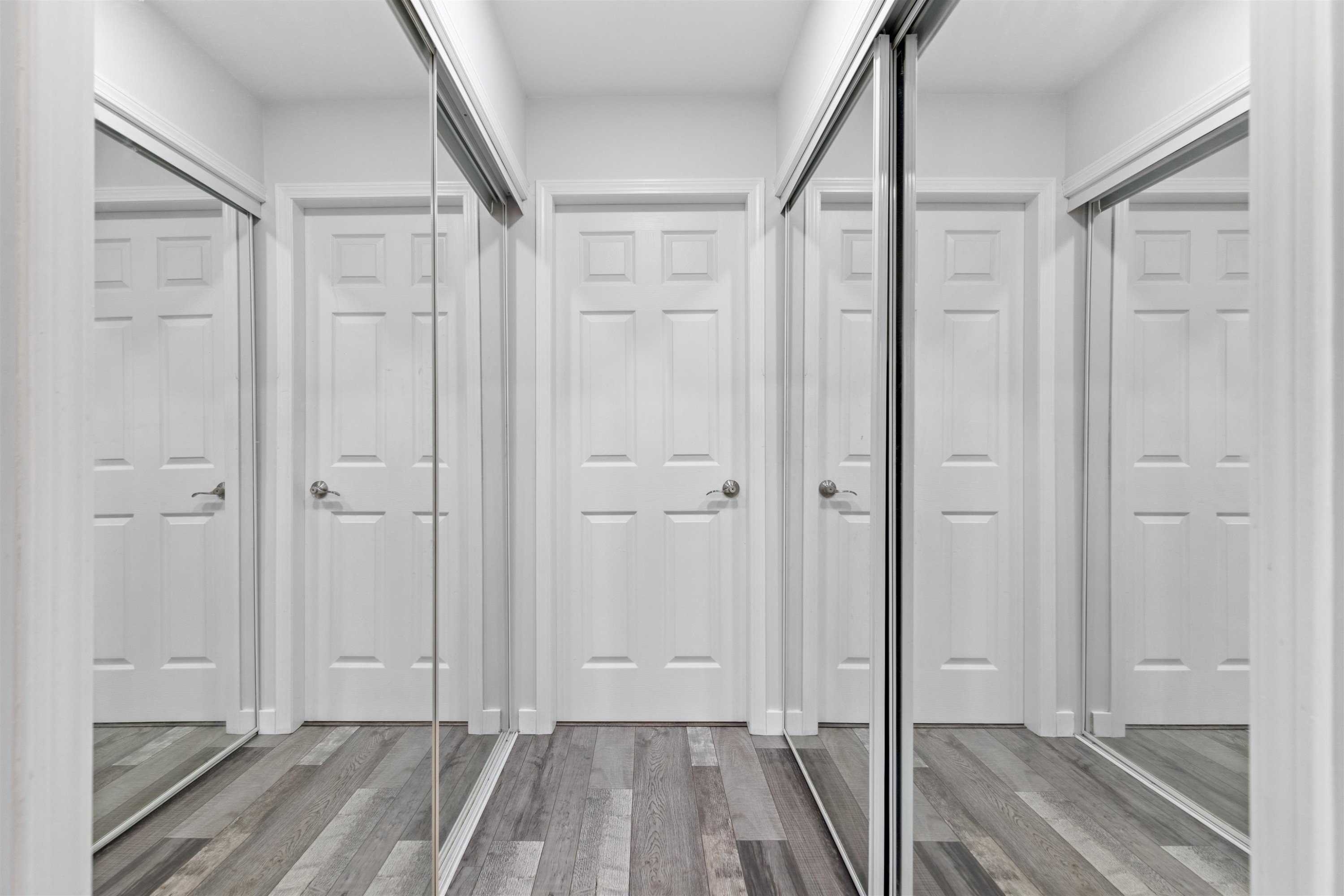 105-12125 75A Avenue, Surrey, BC - Indoor Photo Showing Other Room