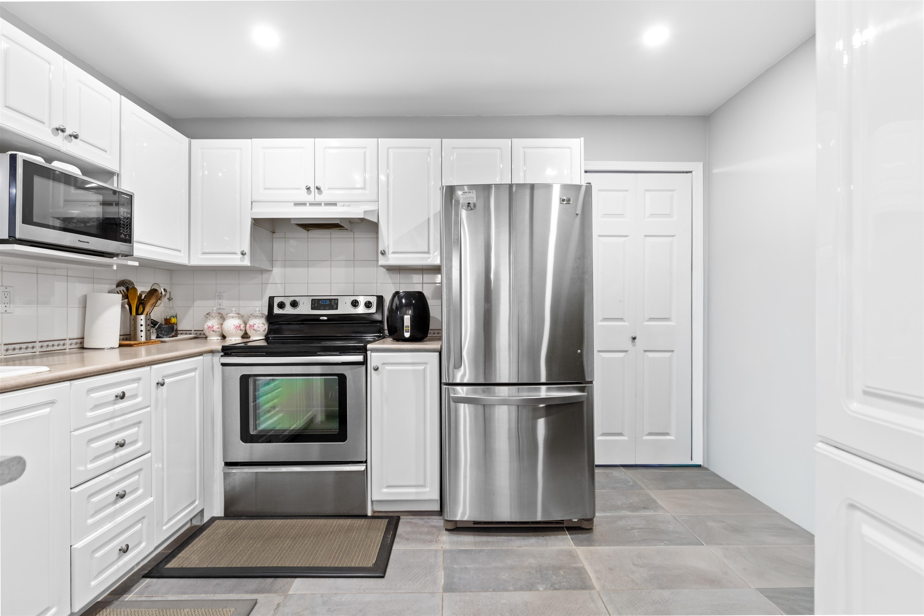 105-12125 75A Avenue, Surrey, BC - Indoor Photo Showing Kitchen