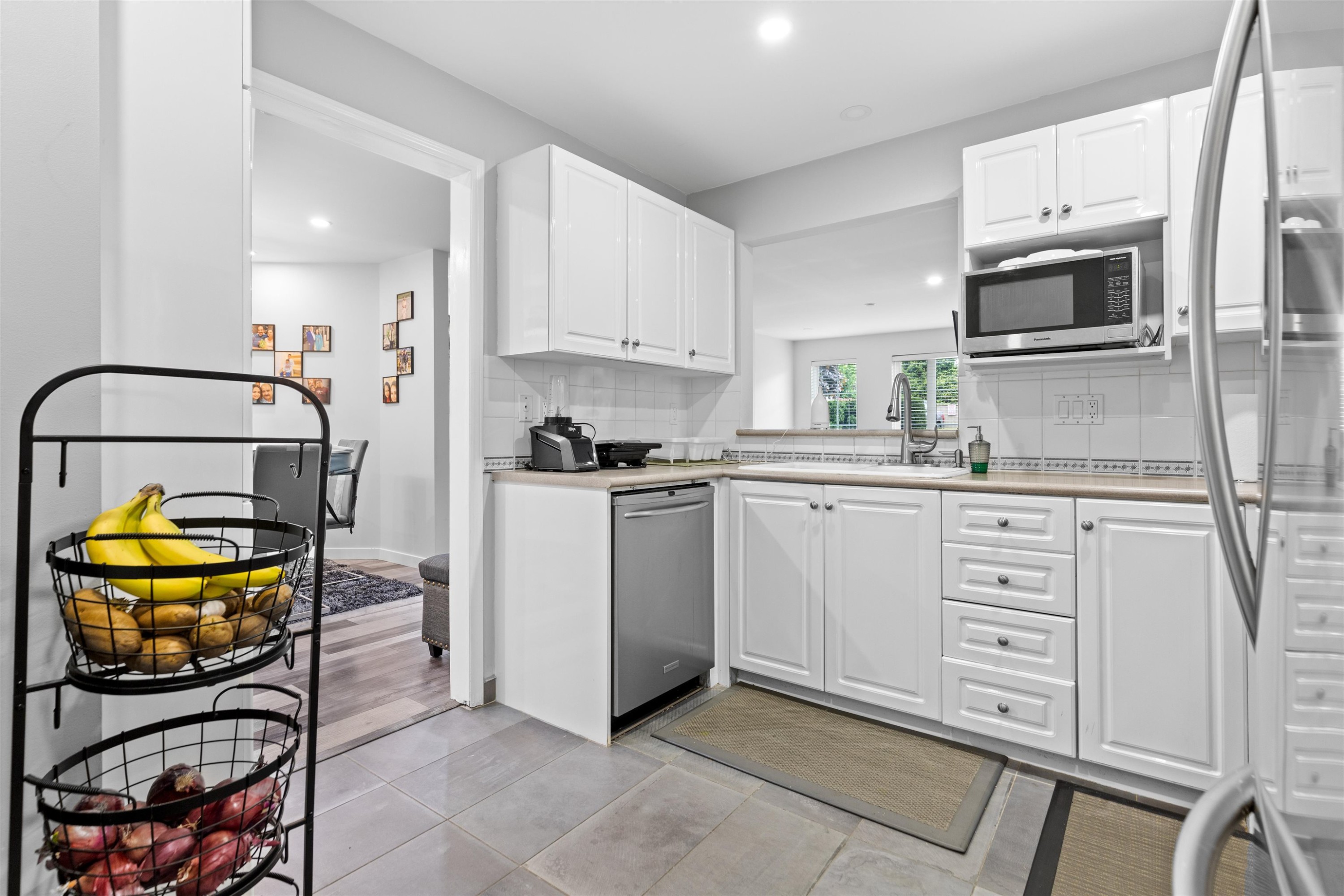 105-12125 75A Avenue, Surrey, BC - Indoor Photo Showing Kitchen