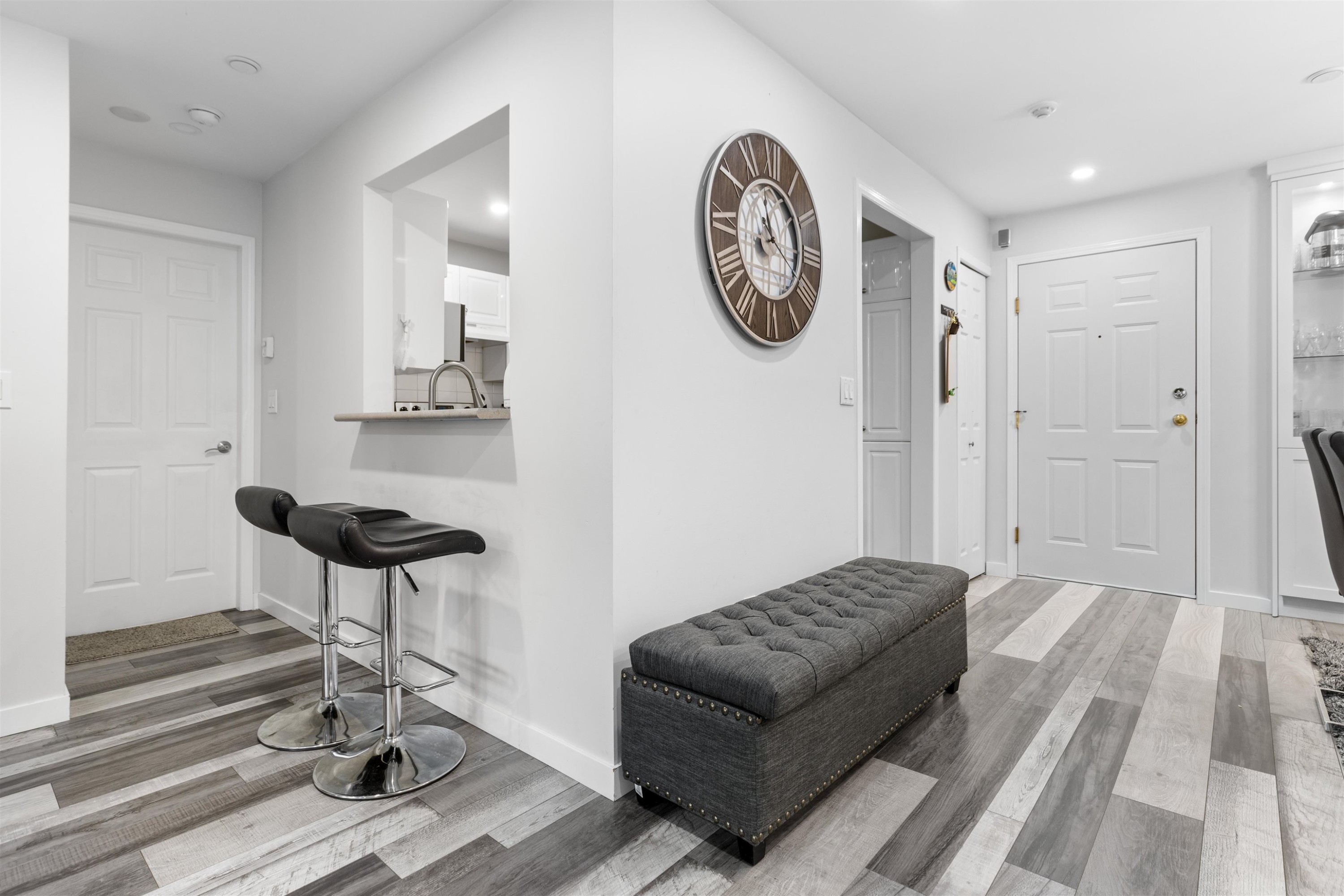 105-12125 75A Avenue, Surrey, BC - Indoor Photo Showing Other Room