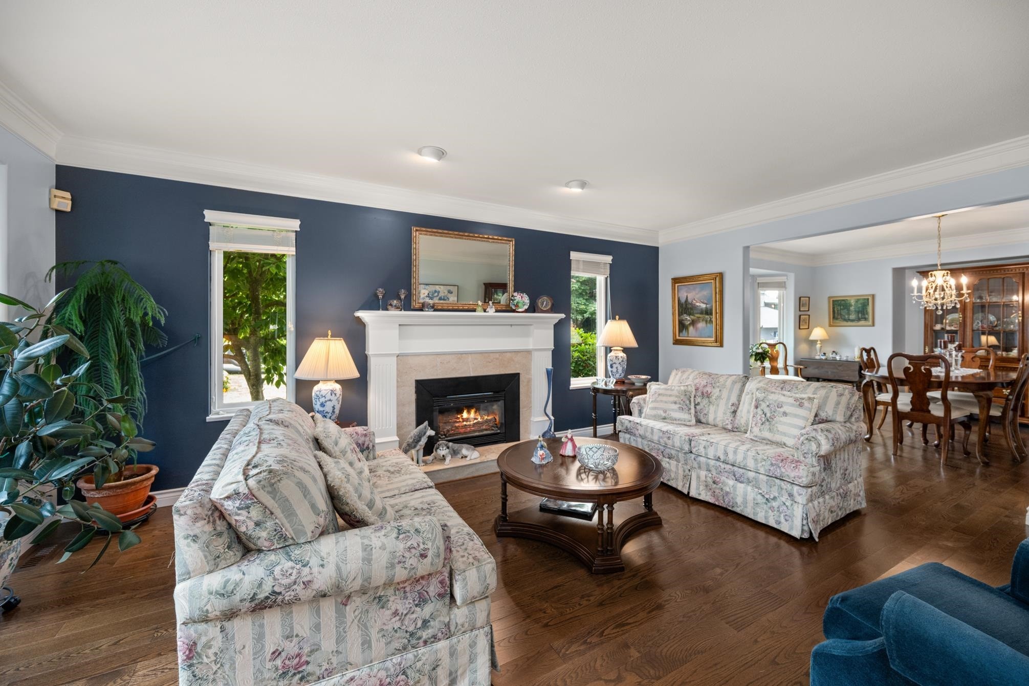 14972 81A Avenue, Surrey, BC - Indoor Photo Showing Living Room With Fireplace