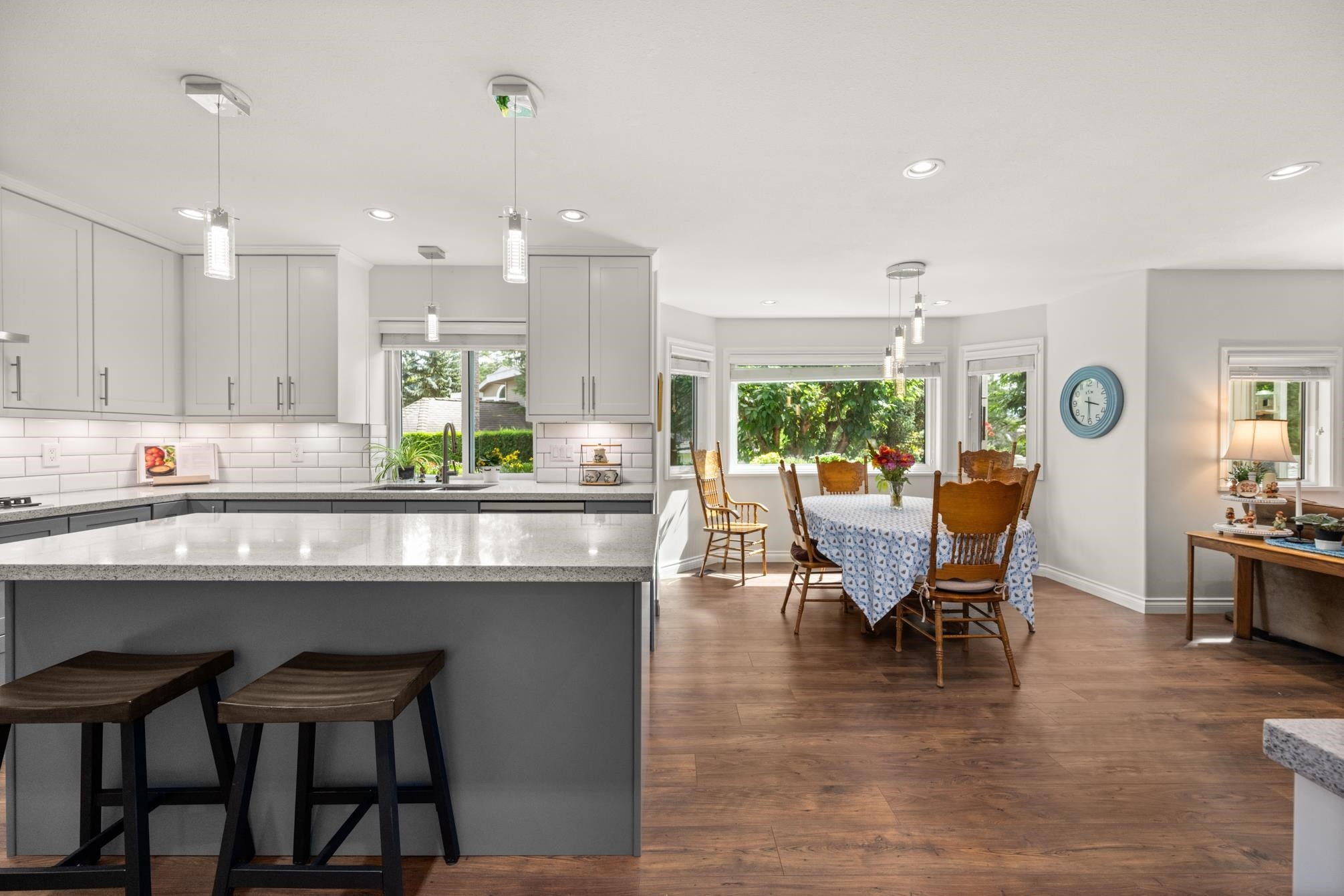 14972 81A Avenue, Surrey, BC - Indoor Photo Showing Kitchen With Upgraded Kitchen