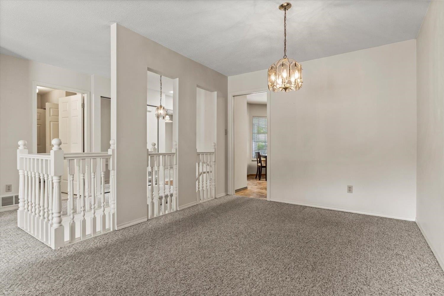31-3351 Horn Street, Abbotsford, BC - Indoor Photo Showing Other Room