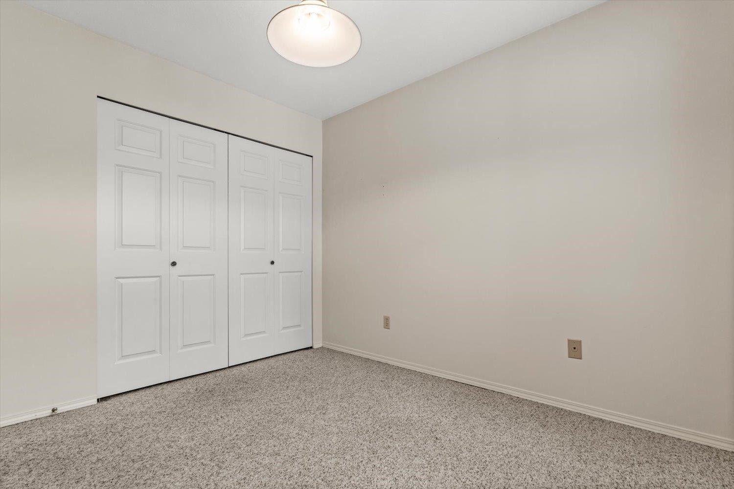 31-3351 Horn Street, Abbotsford, BC - Indoor Photo Showing Other Room