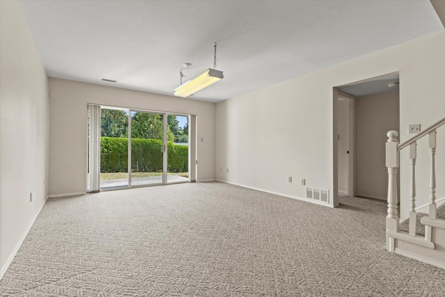 31-3351 Horn Street, Abbotsford, BC - Indoor Photo Showing Other Room