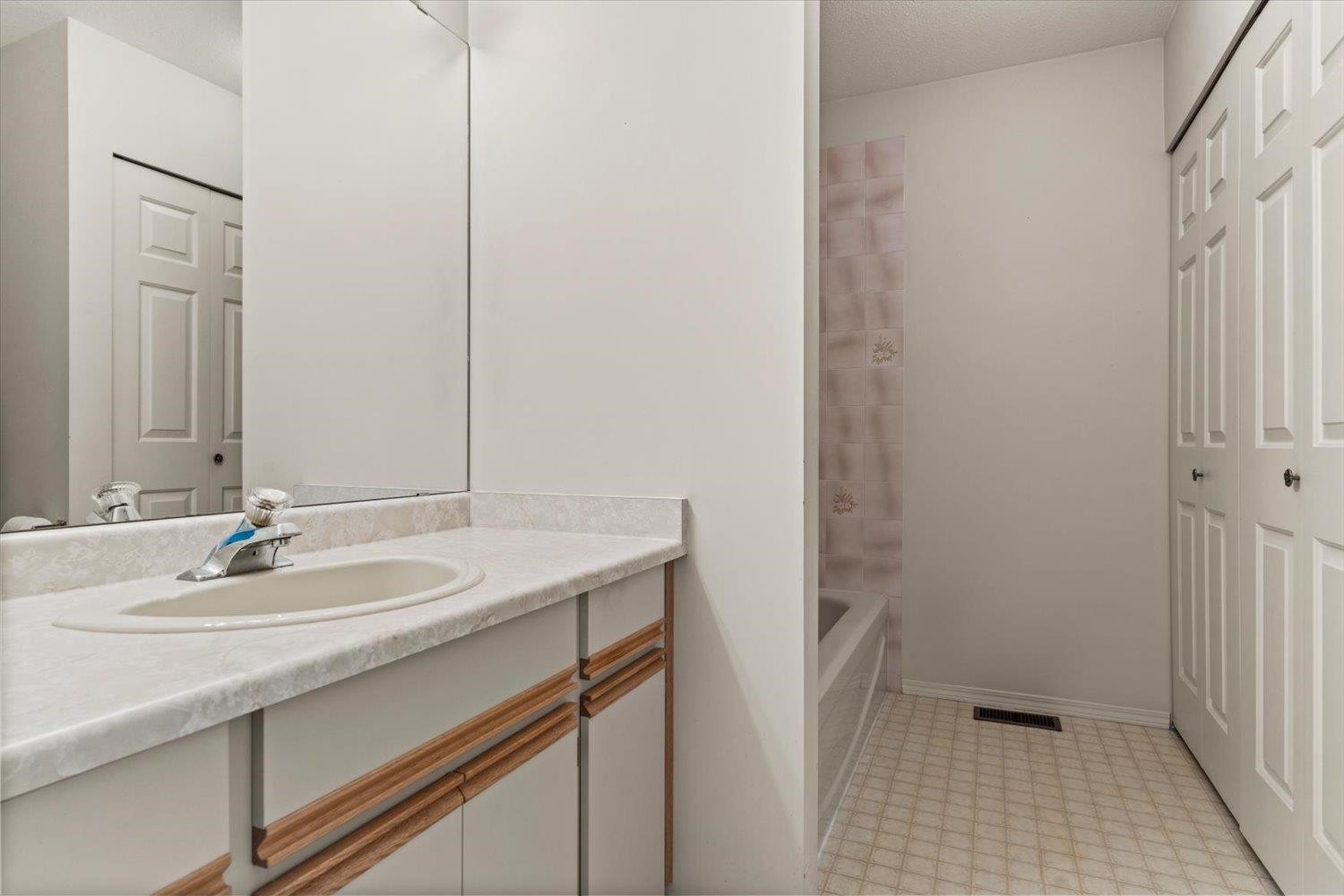 31-3351 Horn Street, Abbotsford, BC - Indoor Photo Showing Bathroom
