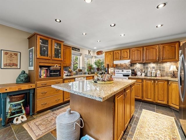 13383 14A Avenue, Surrey, BC - Indoor Photo Showing Kitchen