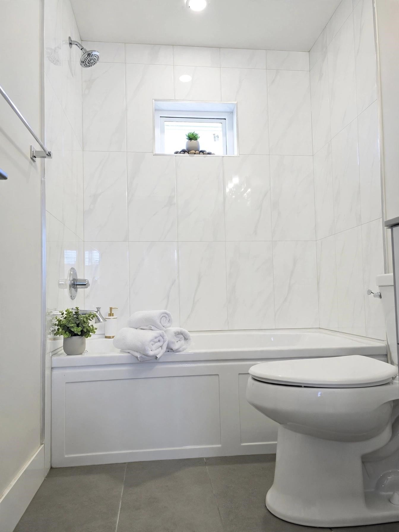 4-8033 166B Street, Surrey, BC - Indoor Photo Showing Bathroom