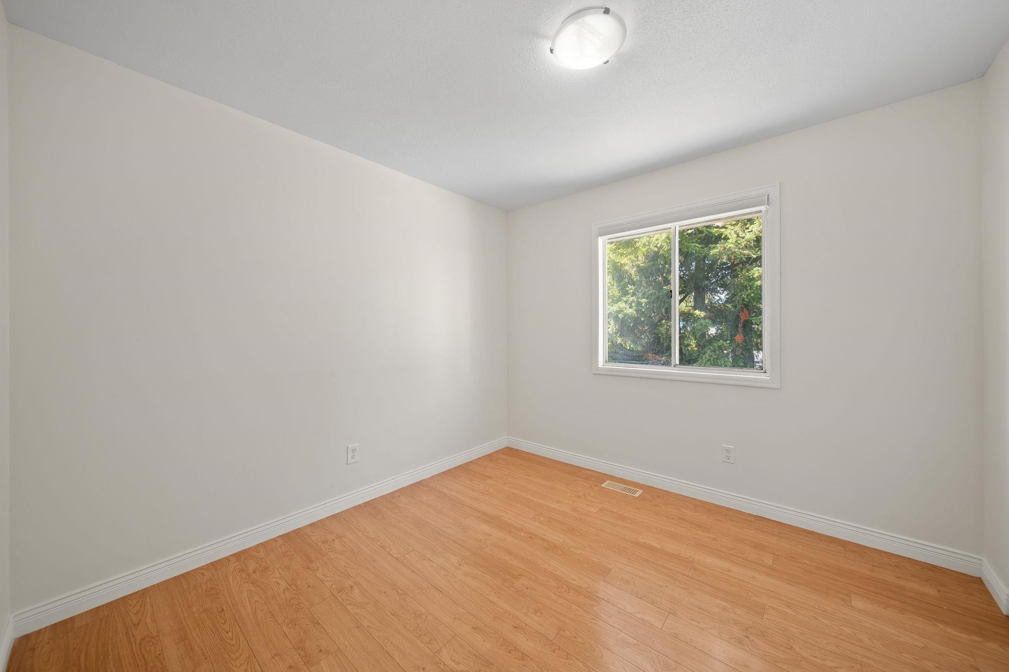 8167 Cedar Street, Mission, BC - Indoor Photo Showing Other Room