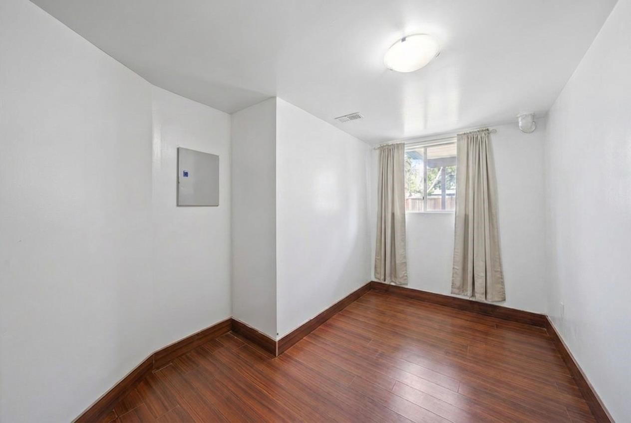 8167 Cedar Street, Mission, BC - Indoor Photo Showing Other Room