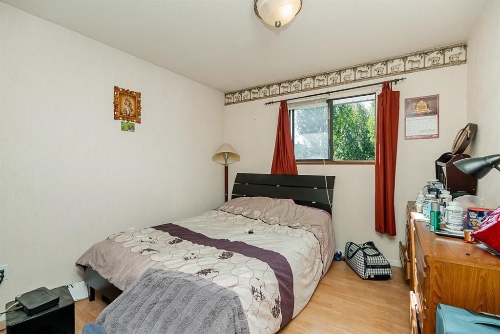 15097 95 Avenue, Surrey, BC - Indoor Photo Showing Bedroom