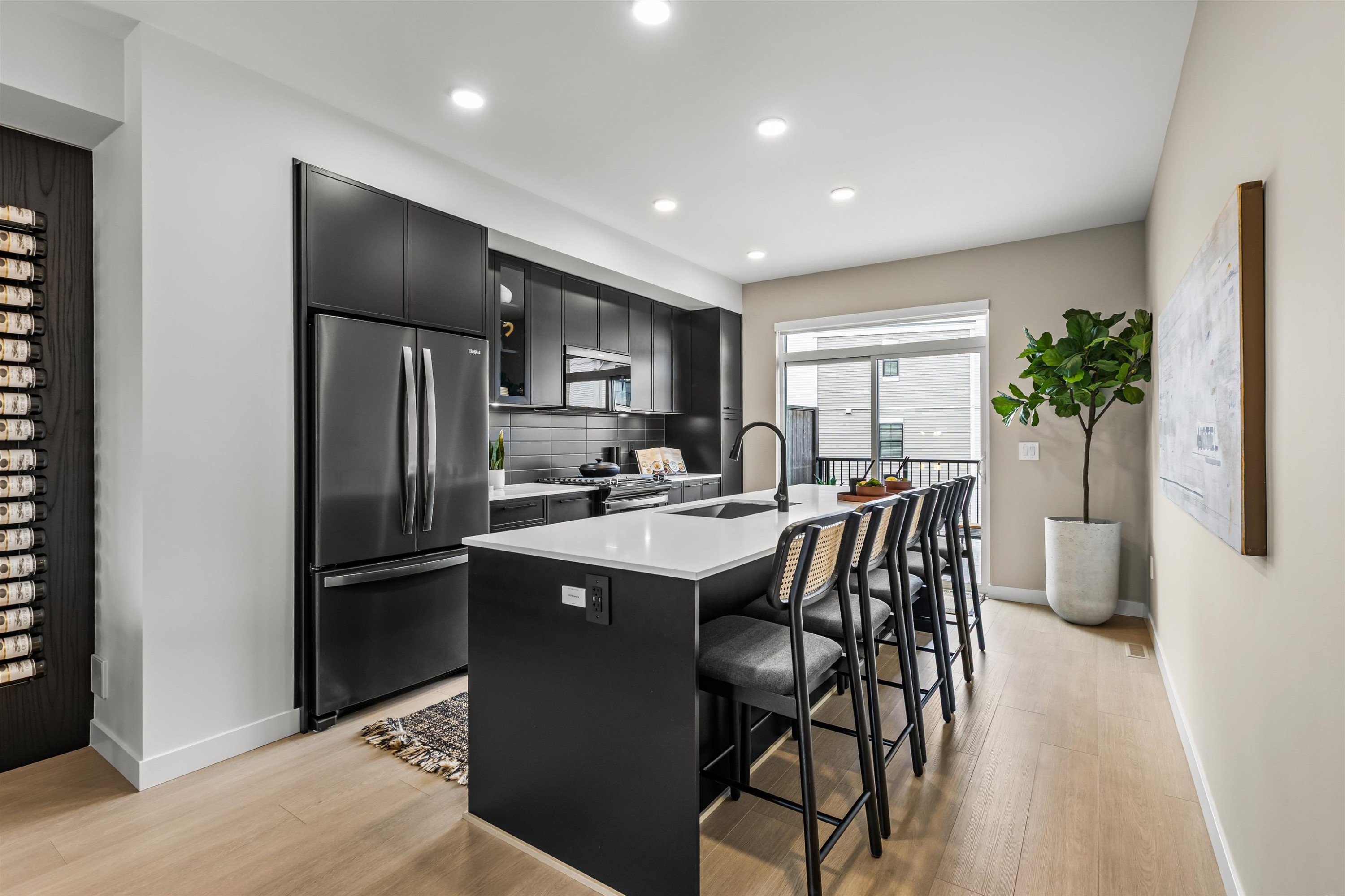 3-2886 Montrose Avenue, Abbotsford, BC - Indoor Photo Showing Kitchen With Upgraded Kitchen