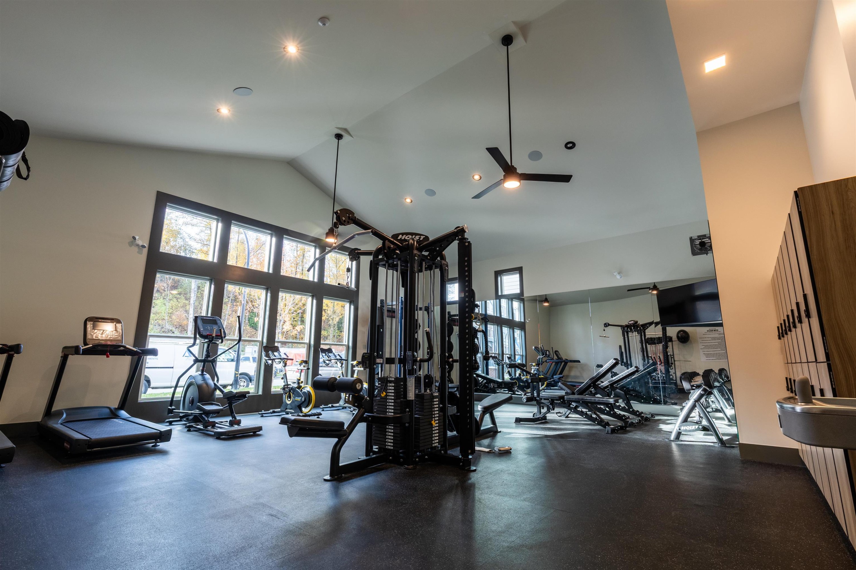 3-2886 Montrose Avenue, Abbotsford, BC - Indoor Photo Showing Gym Room