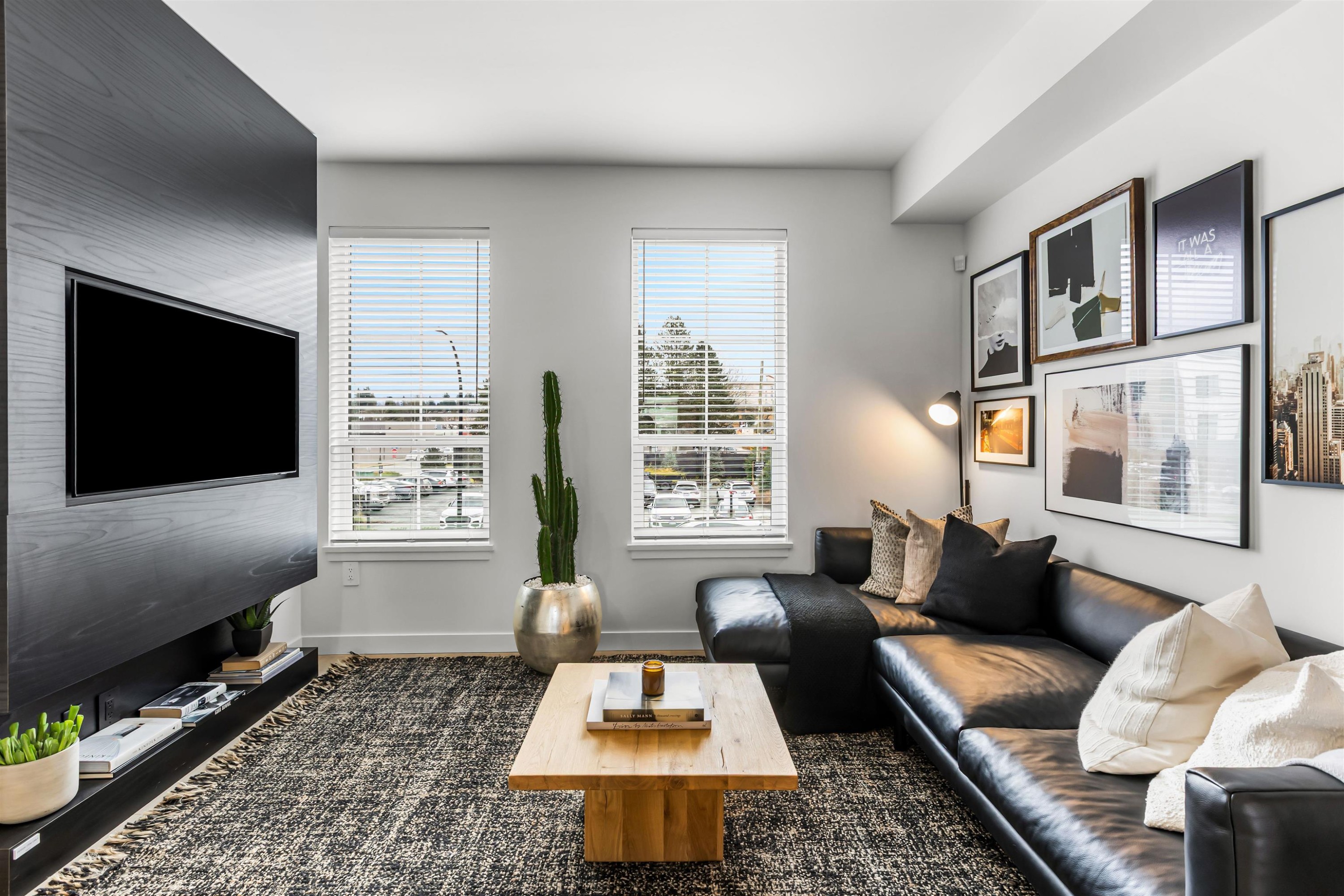 3-2886 Montrose Avenue, Abbotsford, BC - Indoor Photo Showing Living Room