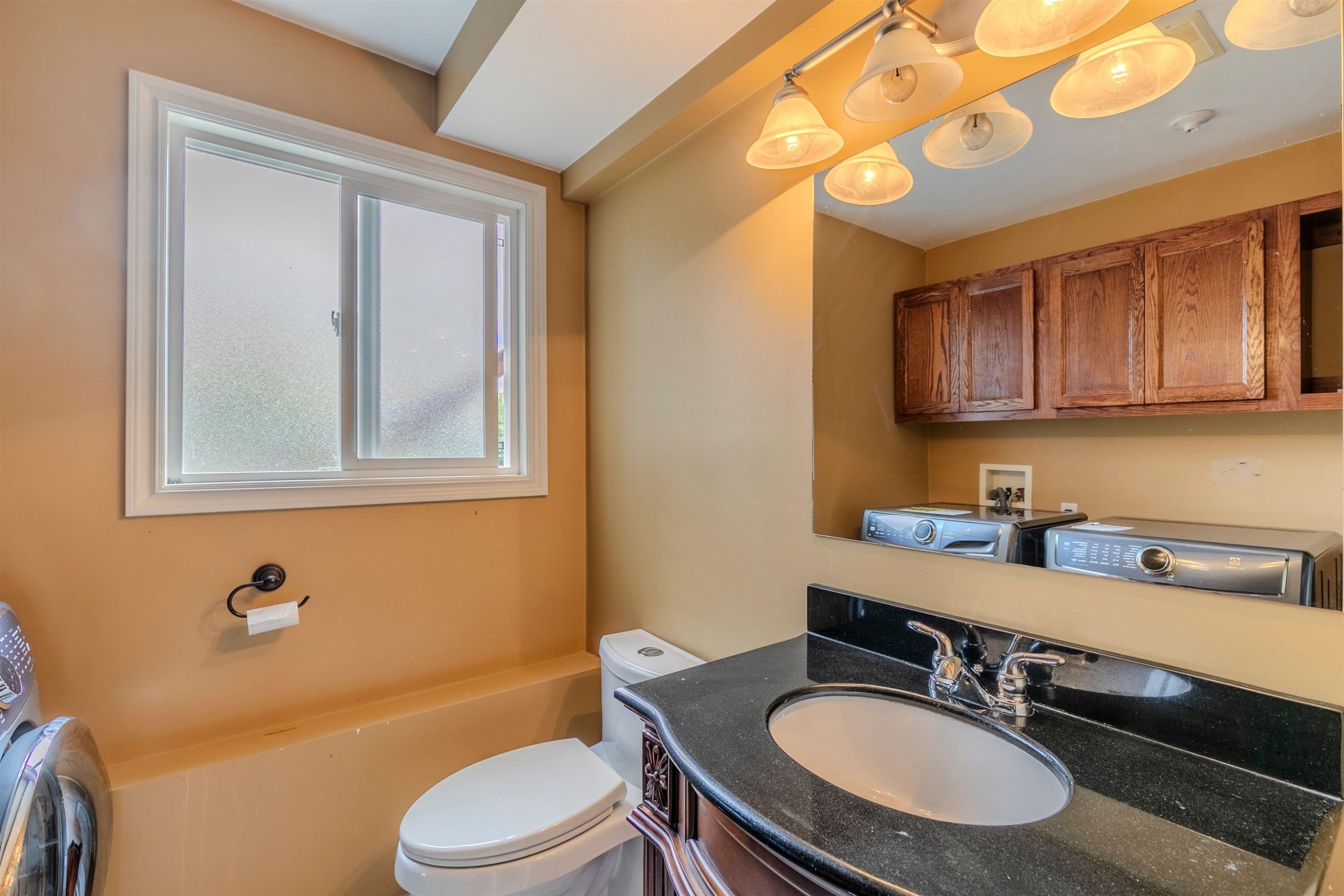 35073 Ewert Avenue, Mission, BC - Indoor Photo Showing Bathroom