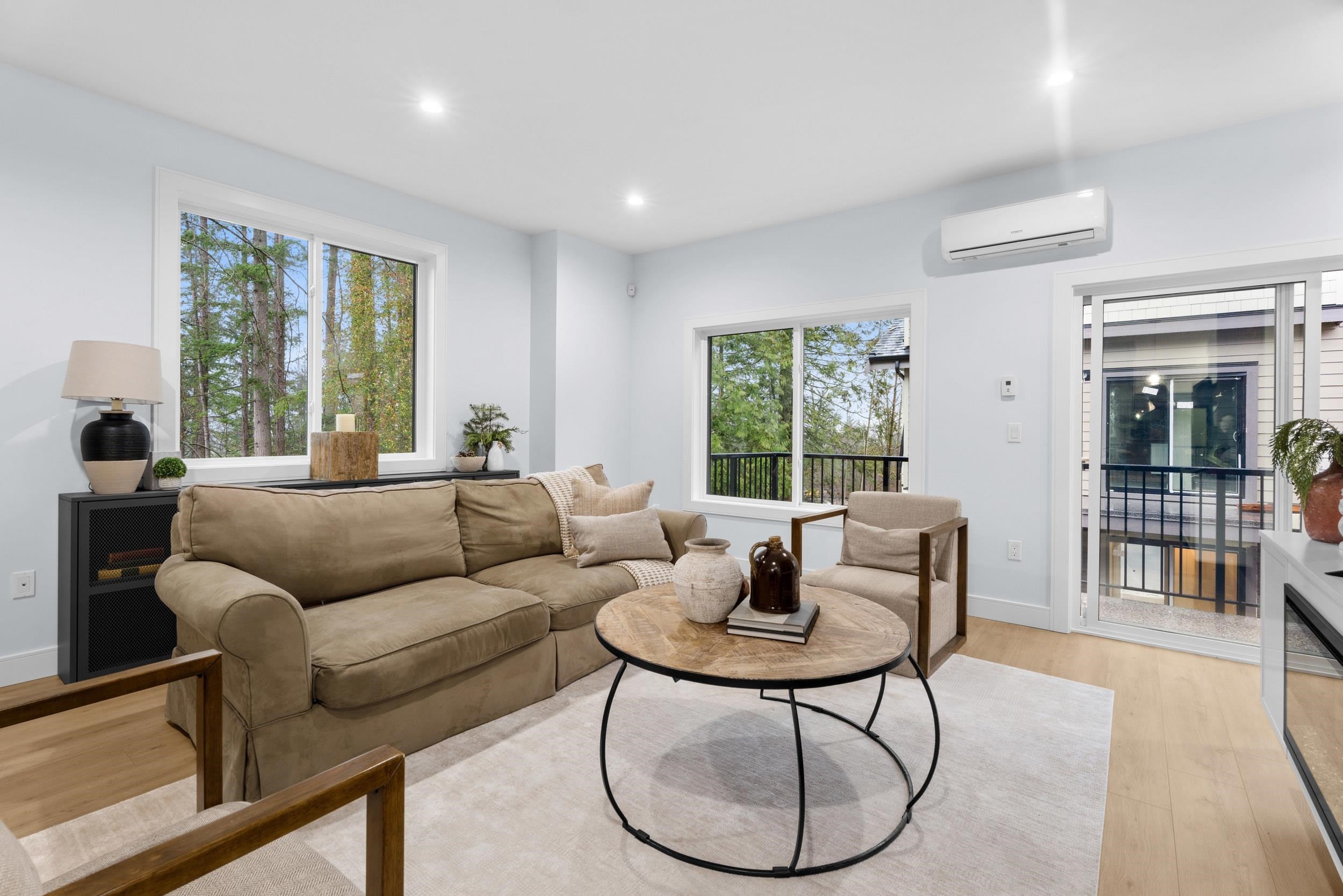 36-9688 182A Street, Surrey, BC - Indoor Photo Showing Living Room