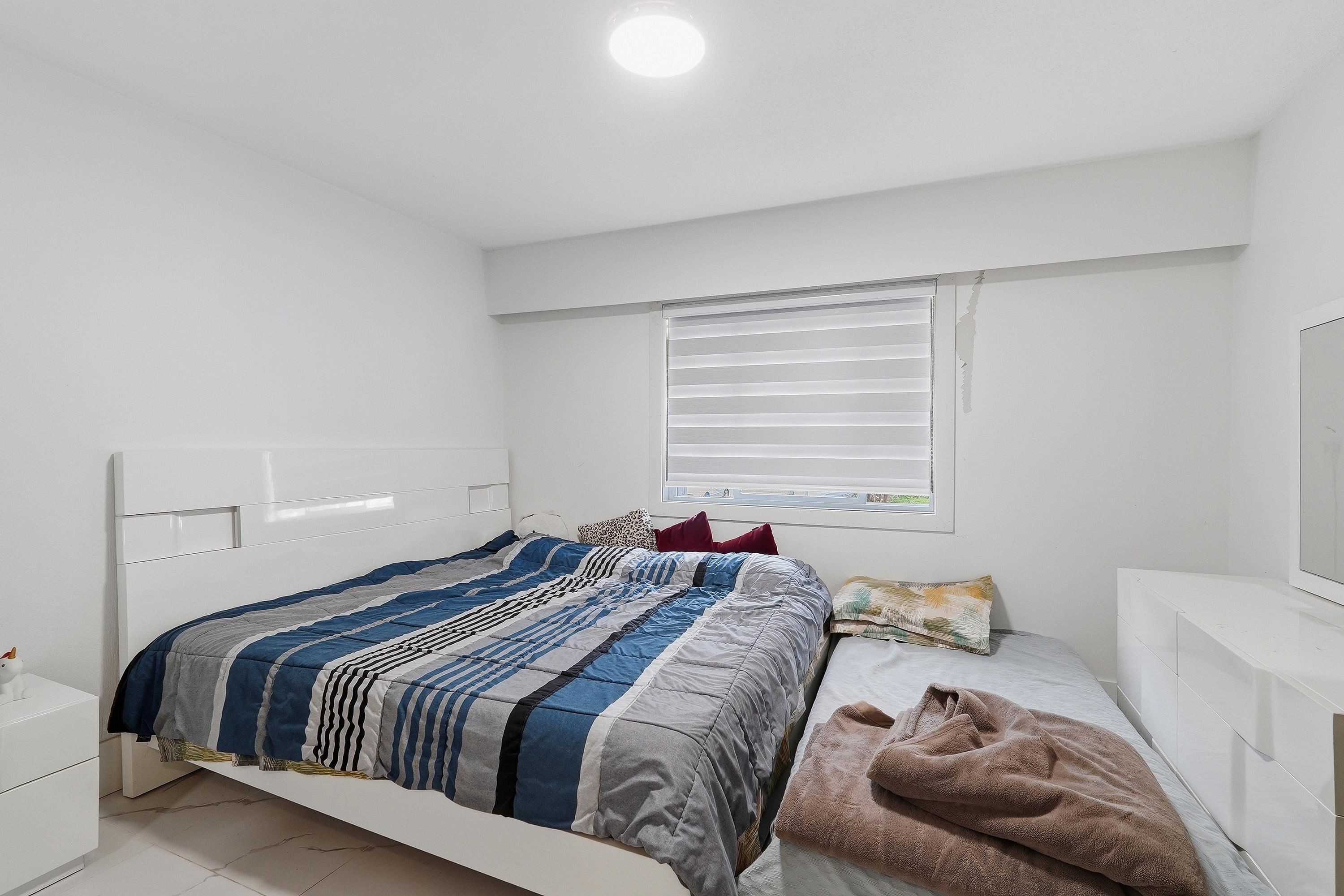 17886 59A Avenue, Surrey, BC - Indoor Photo Showing Bedroom