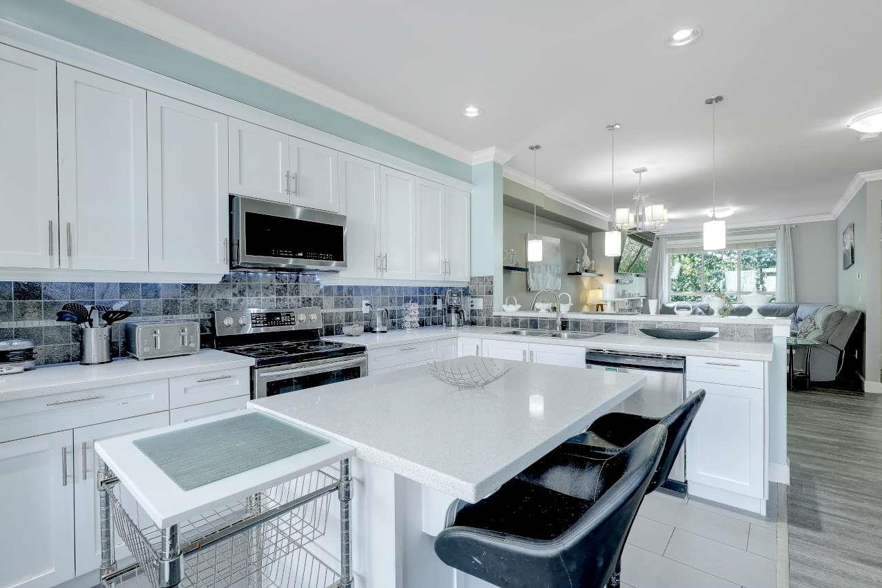 21-19560 68 Avenue, Surrey, BC - Indoor Photo Showing Kitchen With Upgraded Kitchen
