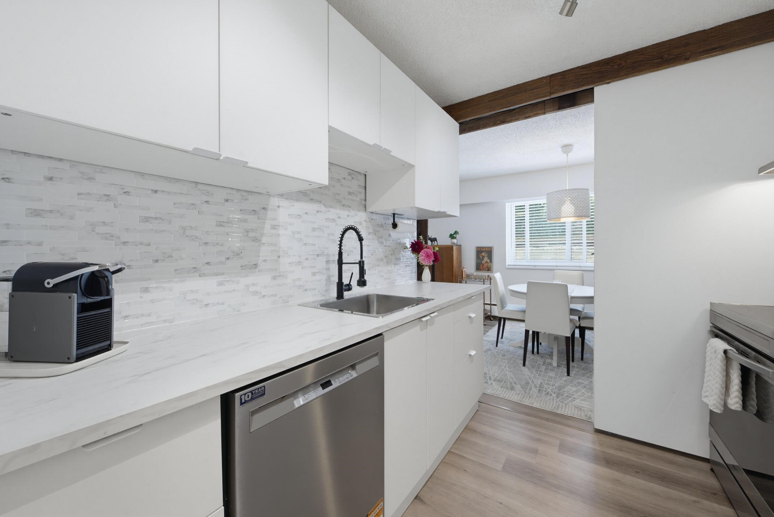 111-7436 Stave Lake Street, Mission, BC - Indoor Photo Showing Kitchen
