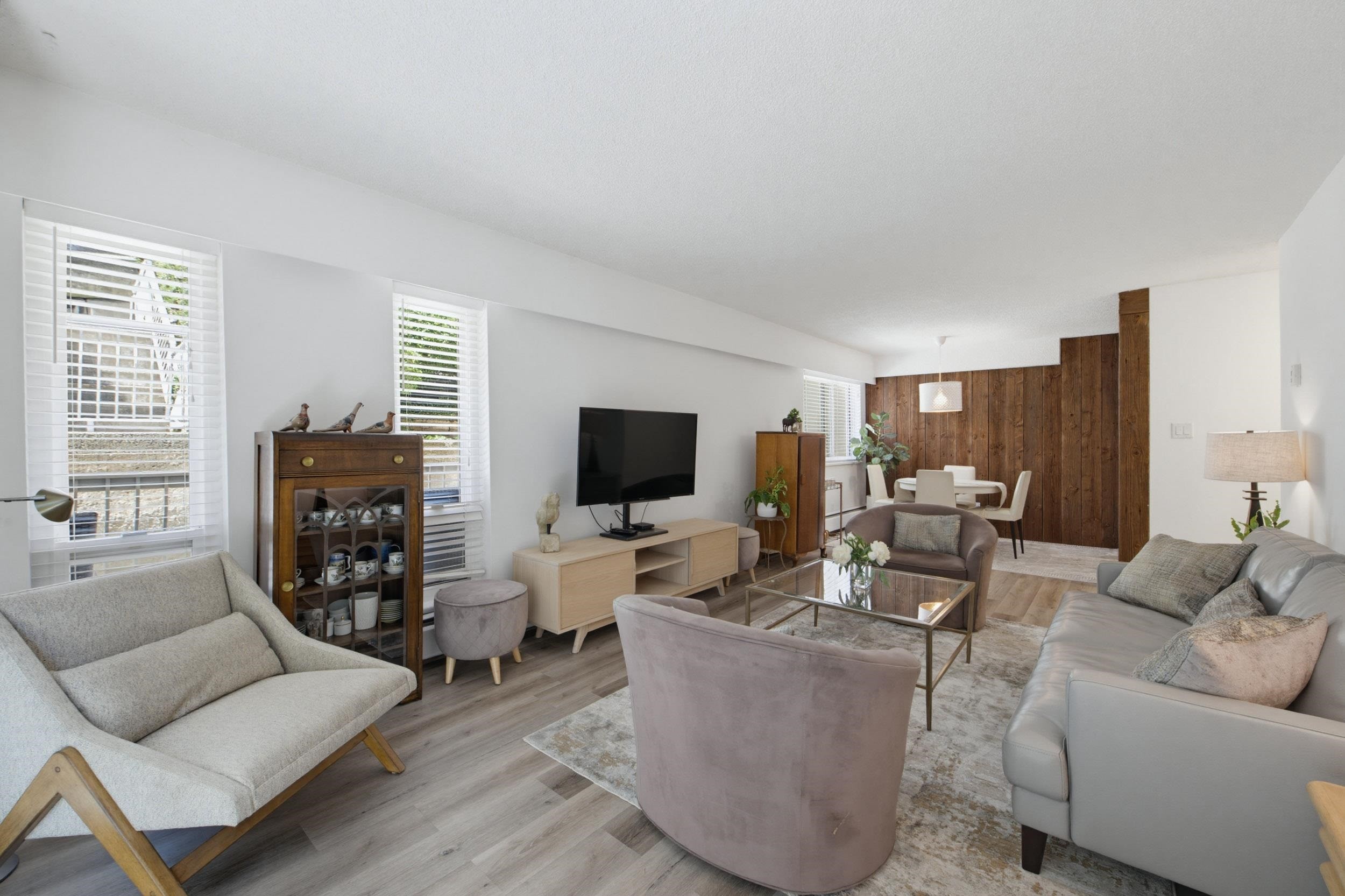111-7436 Stave Lake Street, Mission, BC - Indoor Photo Showing Living Room