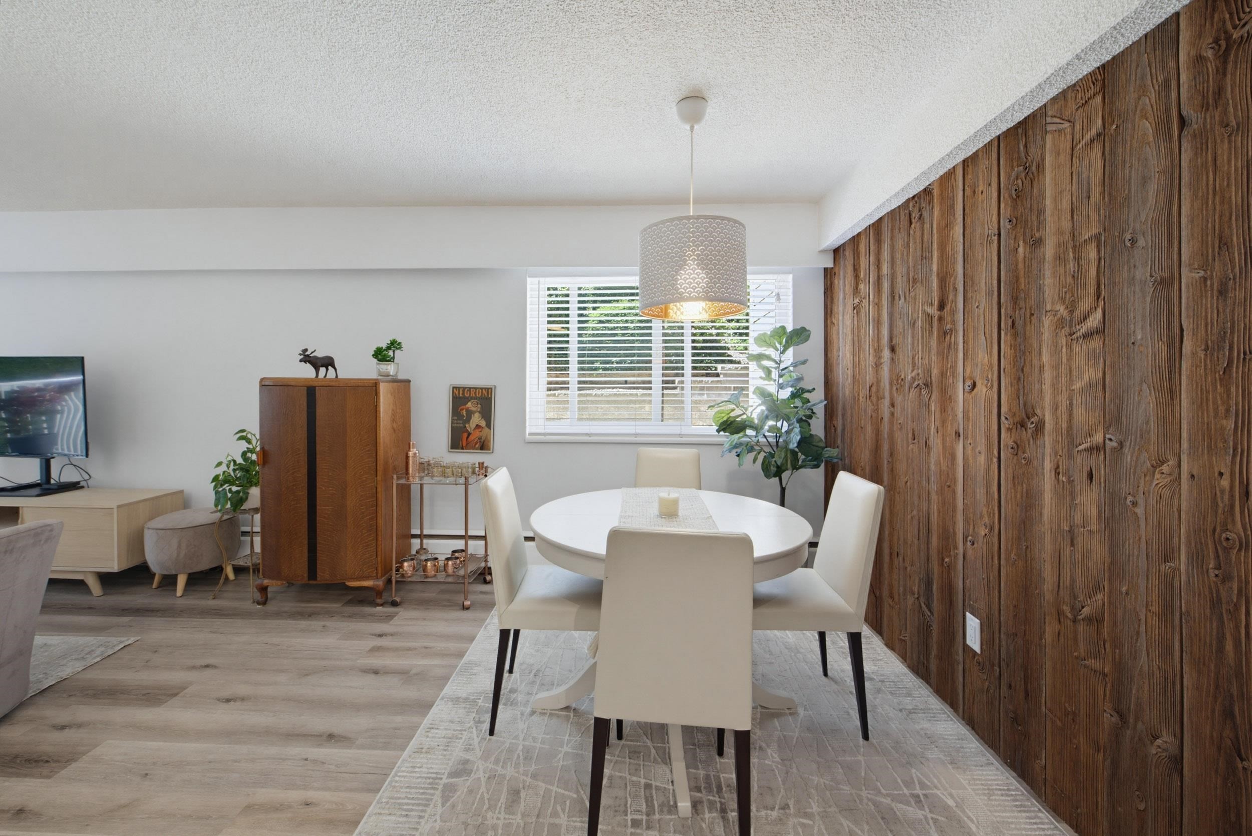 111-7436 Stave Lake Street, Mission, BC - Indoor Photo Showing Dining Room