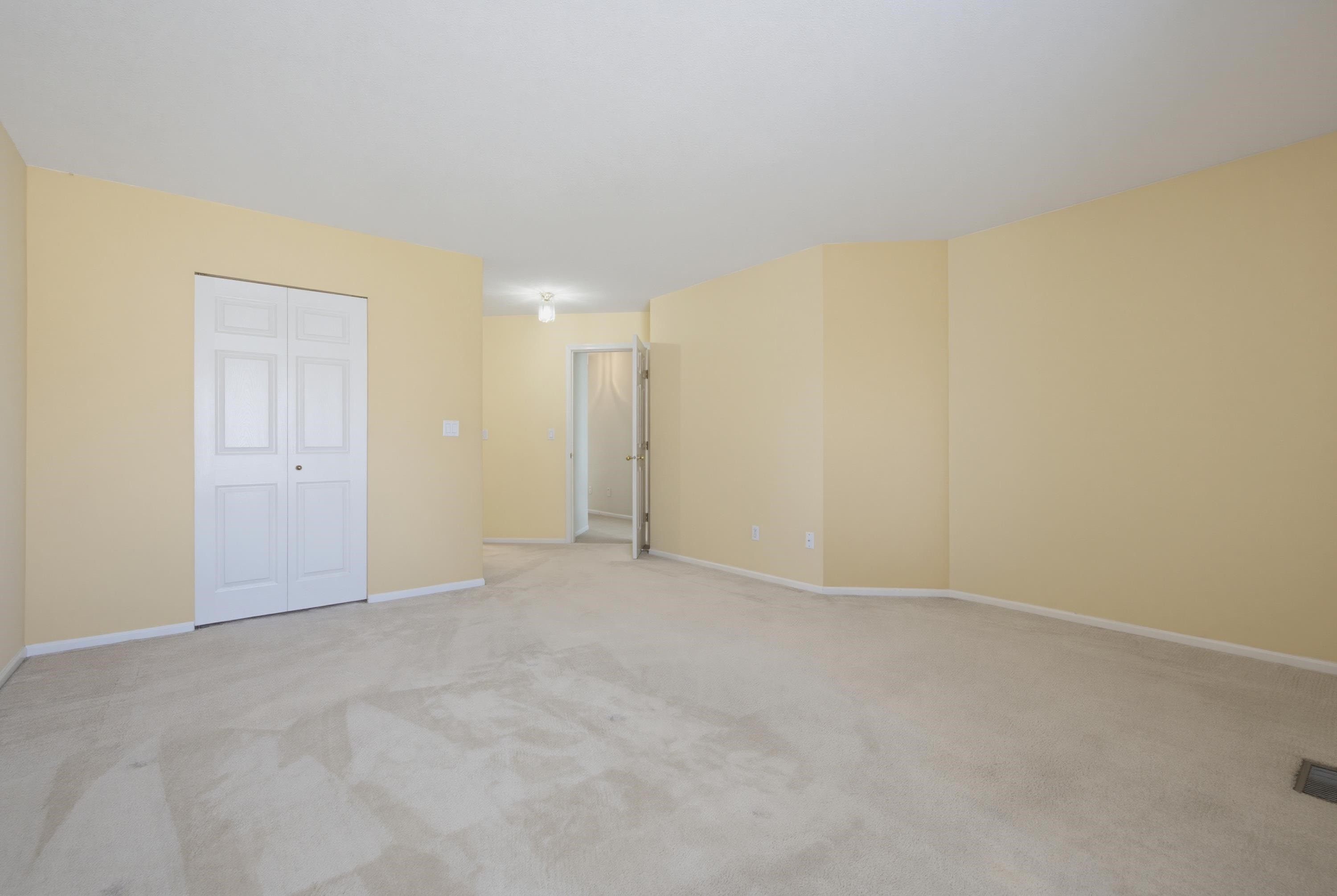 107-15988 83 Avenue, Surrey, BC - Indoor Photo Showing Other Room