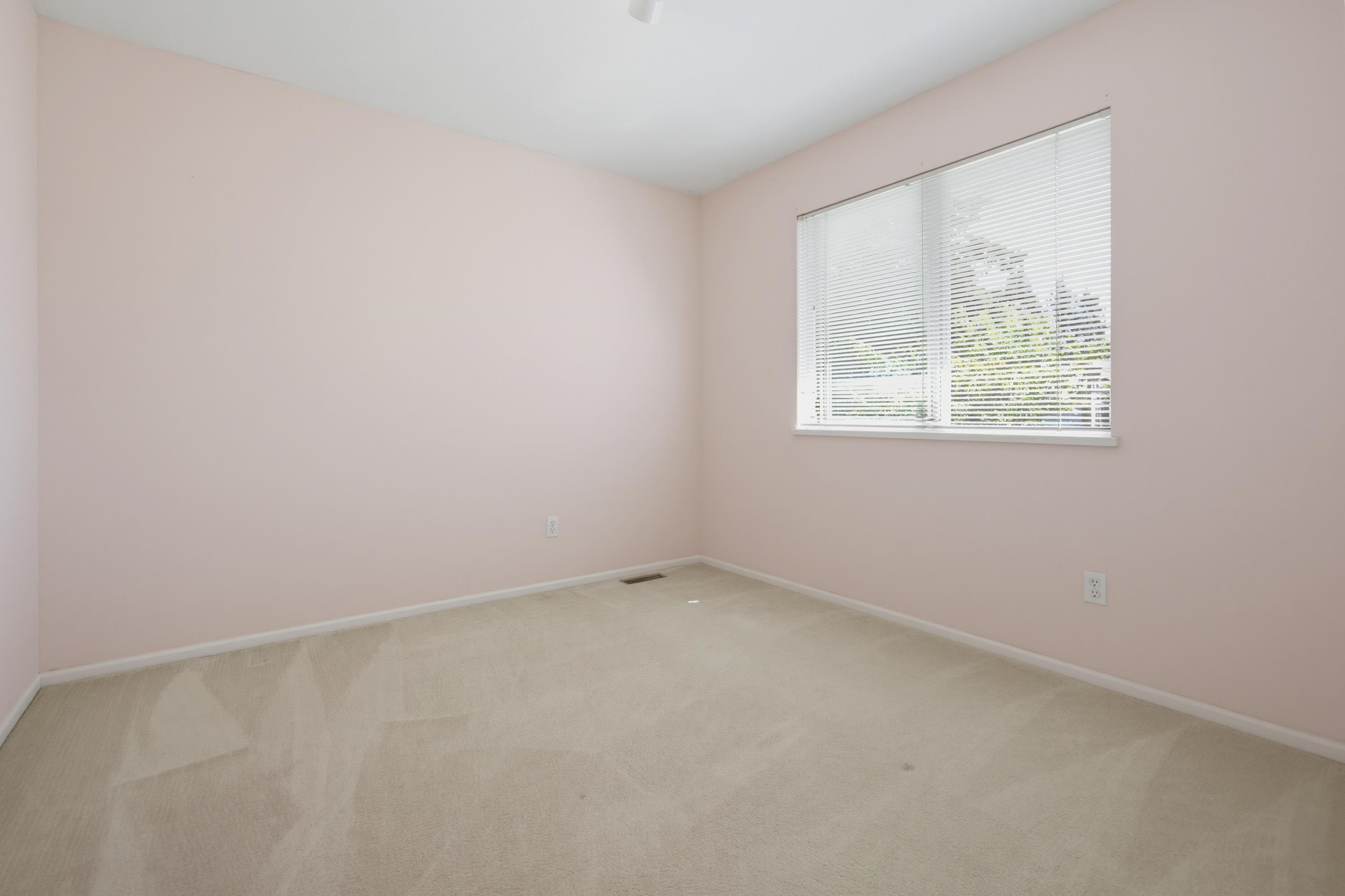 107-15988 83 Avenue, Surrey, BC - Indoor Photo Showing Other Room