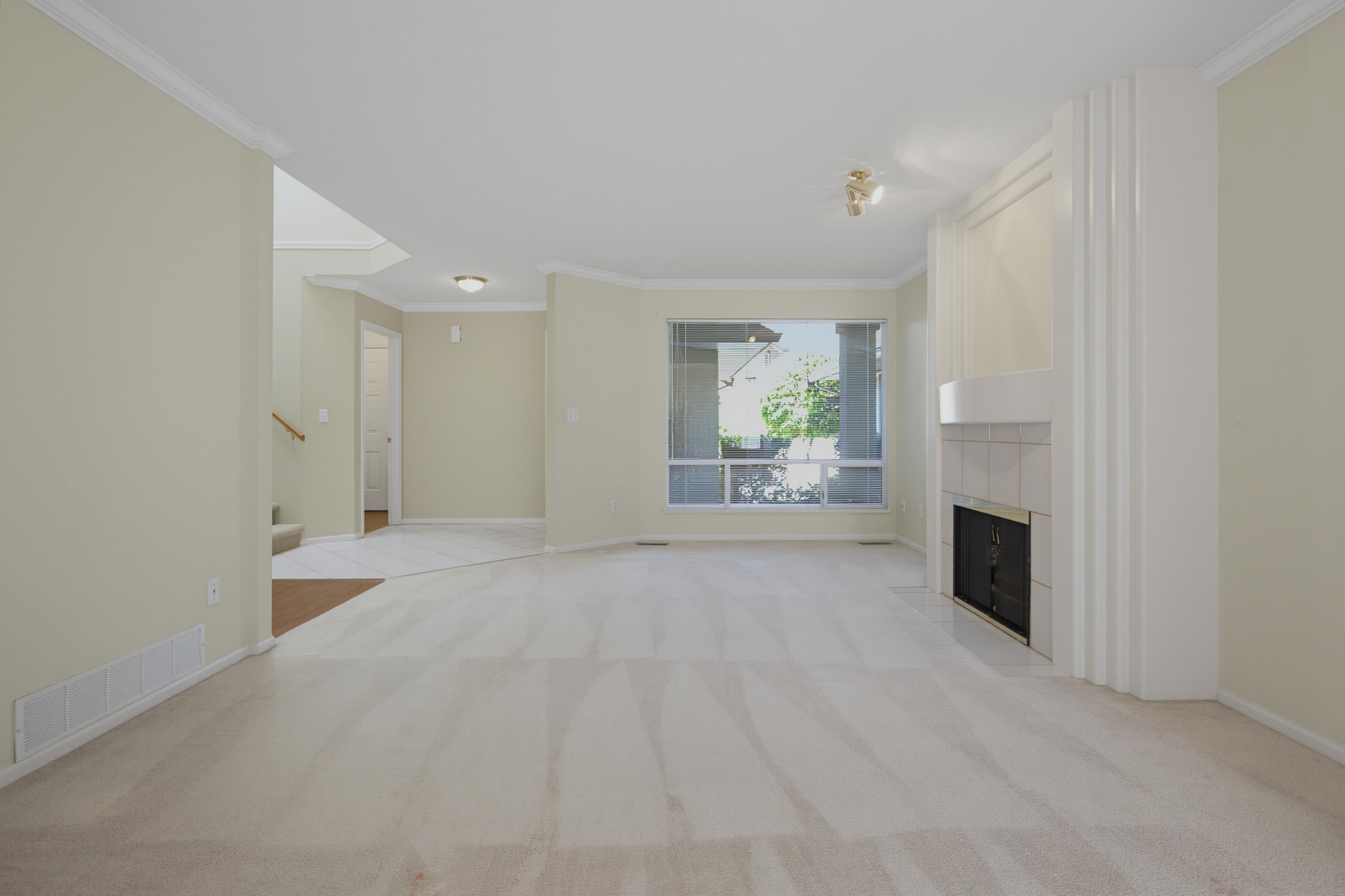 107-15988 83 Avenue, Surrey, BC - Indoor With Fireplace