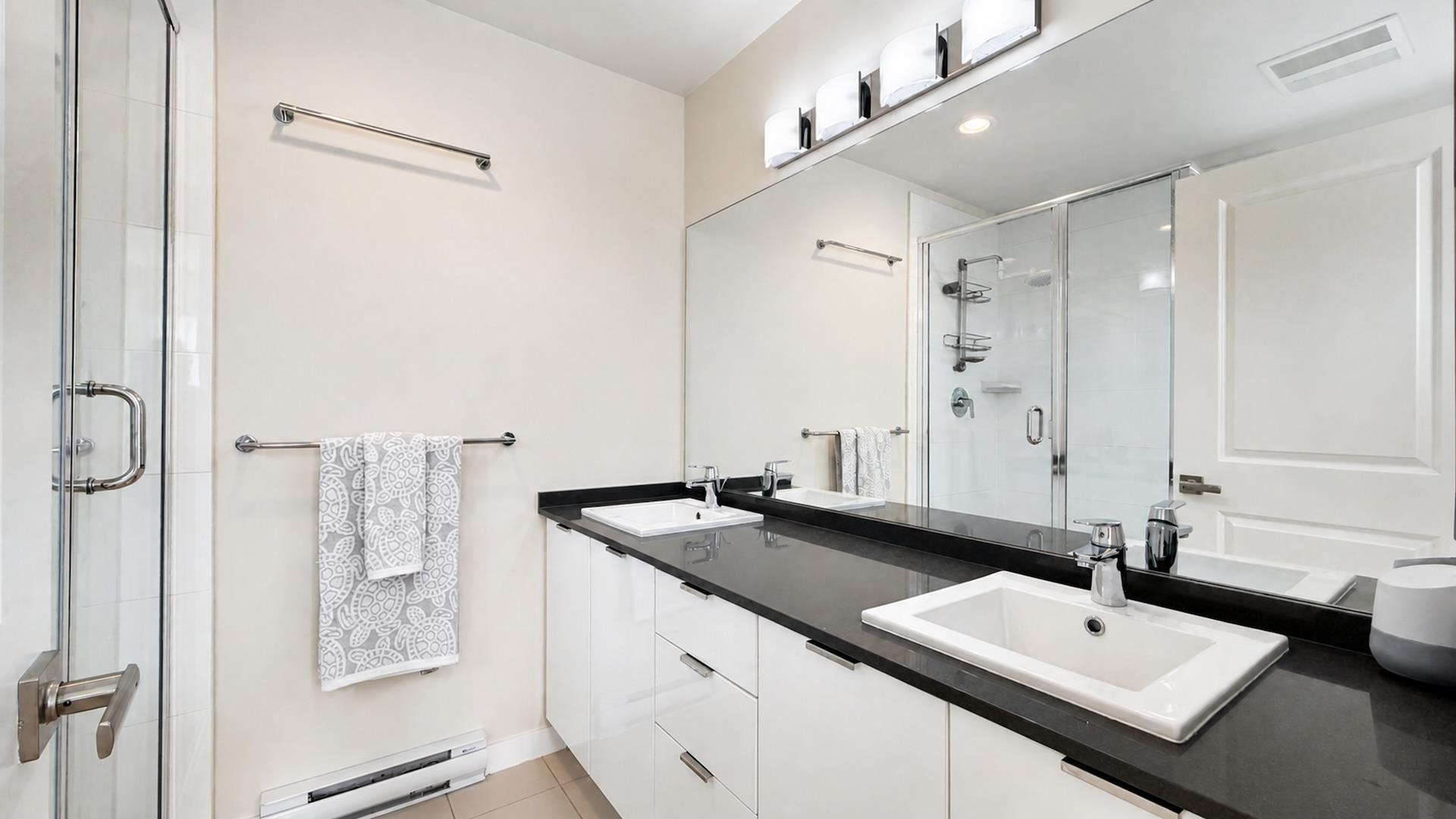 32-10735 84 Avenue, Delta, BC - Indoor Photo Showing Bathroom