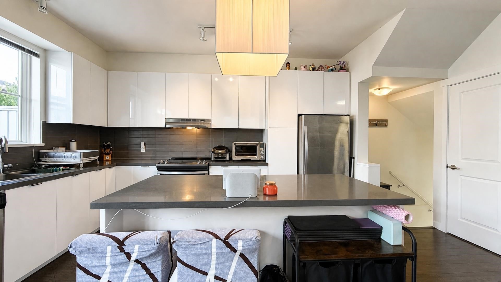 32-10735 84 Avenue, Delta, BC - Indoor Photo Showing Kitchen With Double Sink