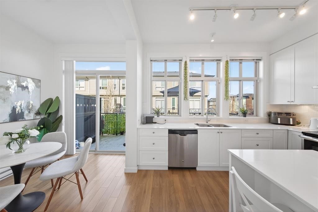 27-16260 23A Avenue, Surrey, BC - Indoor