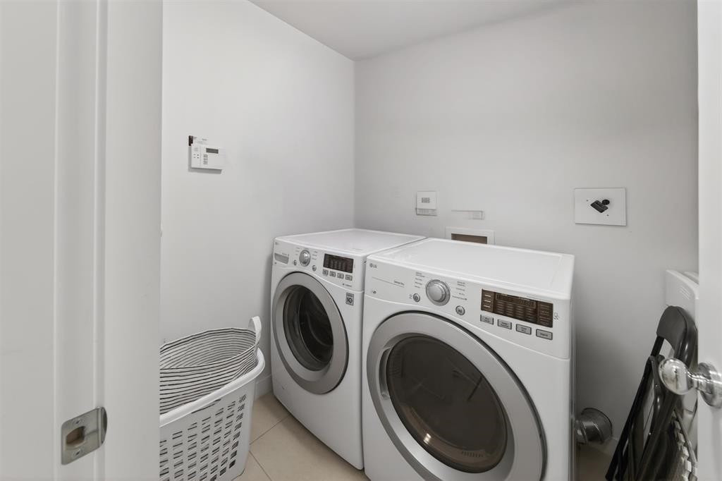 27-16260 23A Avenue, Surrey, BC - Indoor Photo Showing Laundry Room