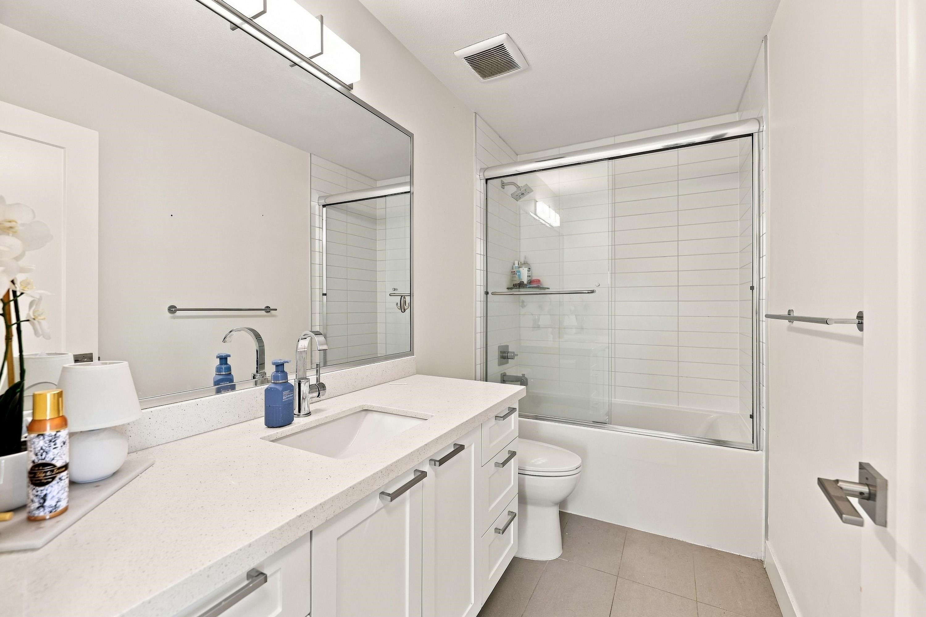 5-16828 Boxwood Drive, Surrey, BC - Indoor Photo Showing Bathroom