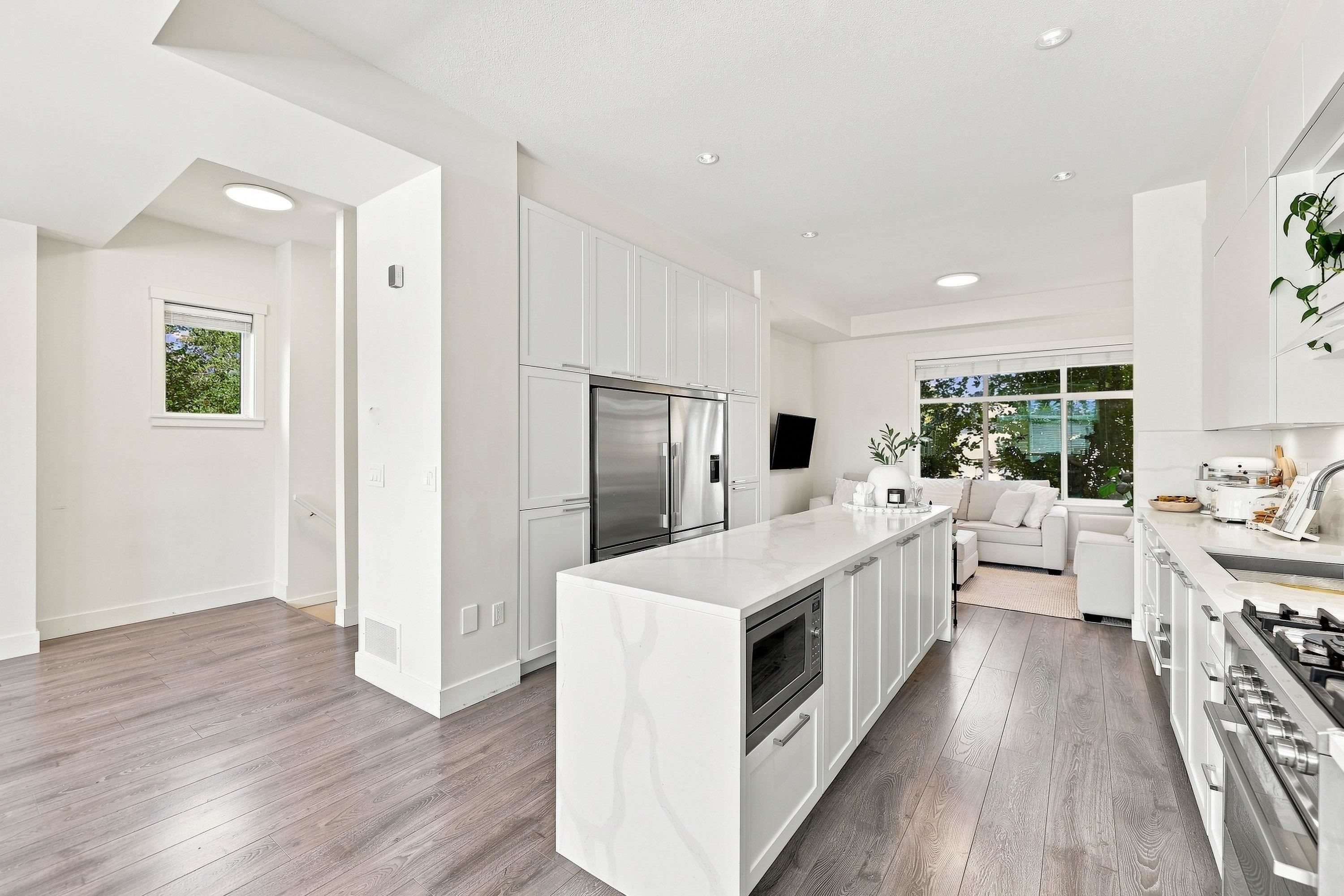 5-16828 Boxwood Drive, Surrey, BC - Indoor Photo Showing Kitchen With Upgraded Kitchen