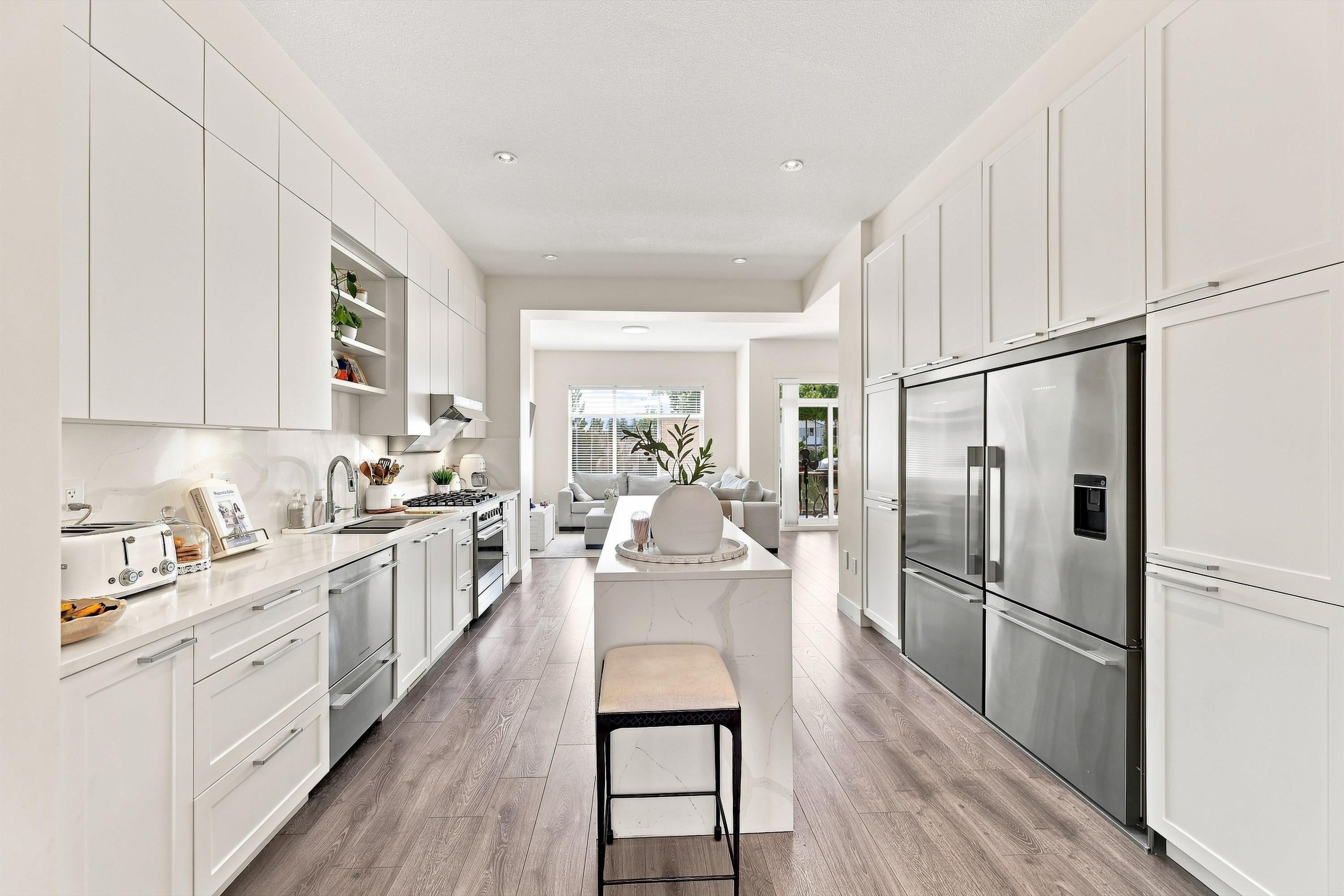 5-16828 Boxwood Drive, Surrey, BC - Indoor Photo Showing Kitchen With Upgraded Kitchen