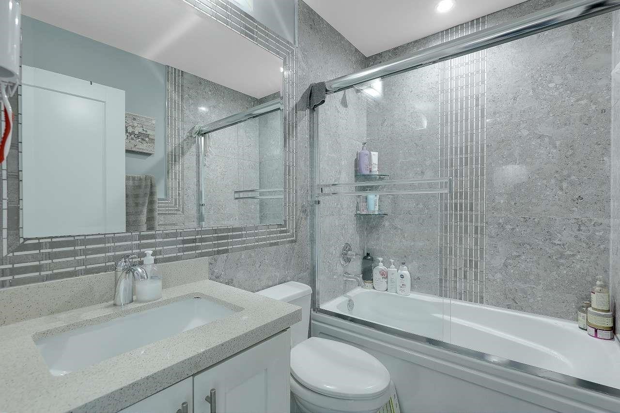 17-6971 122 Street, Surrey, BC - Indoor Photo Showing Bathroom