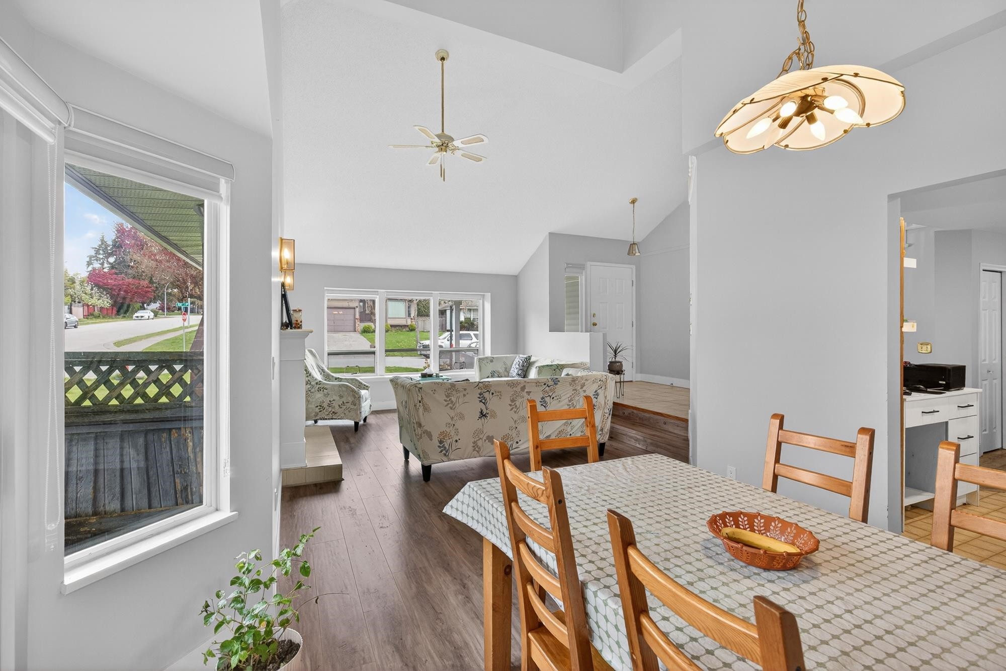14610 87 Avenue, Surrey, BC - Indoor Photo Showing Dining Room