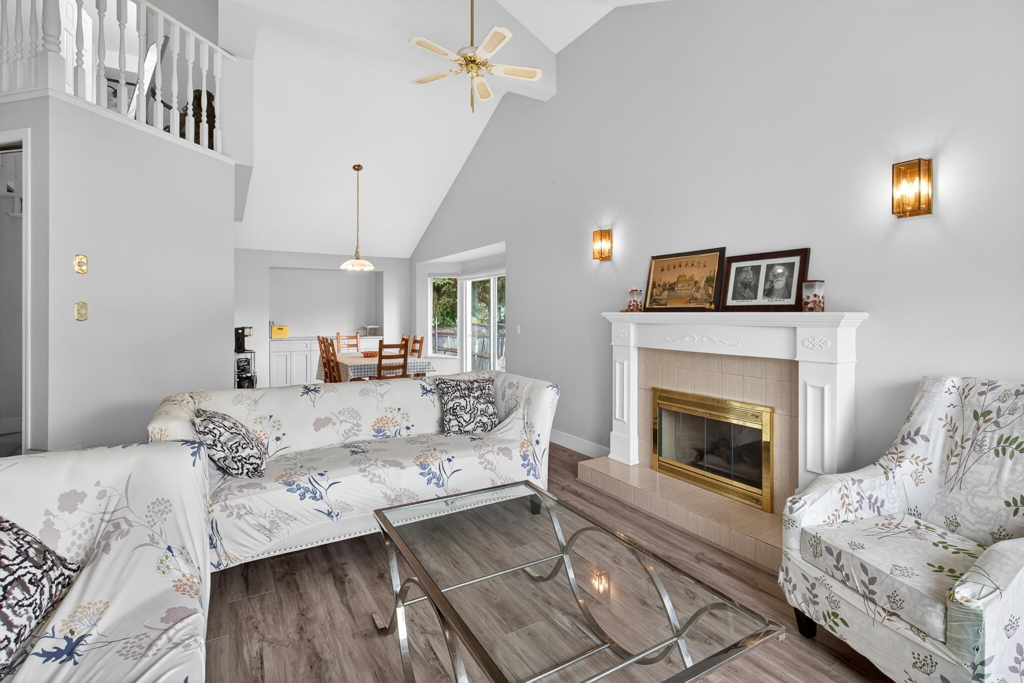 14610 87 Avenue, Surrey, BC - Indoor Photo Showing Living Room With Fireplace