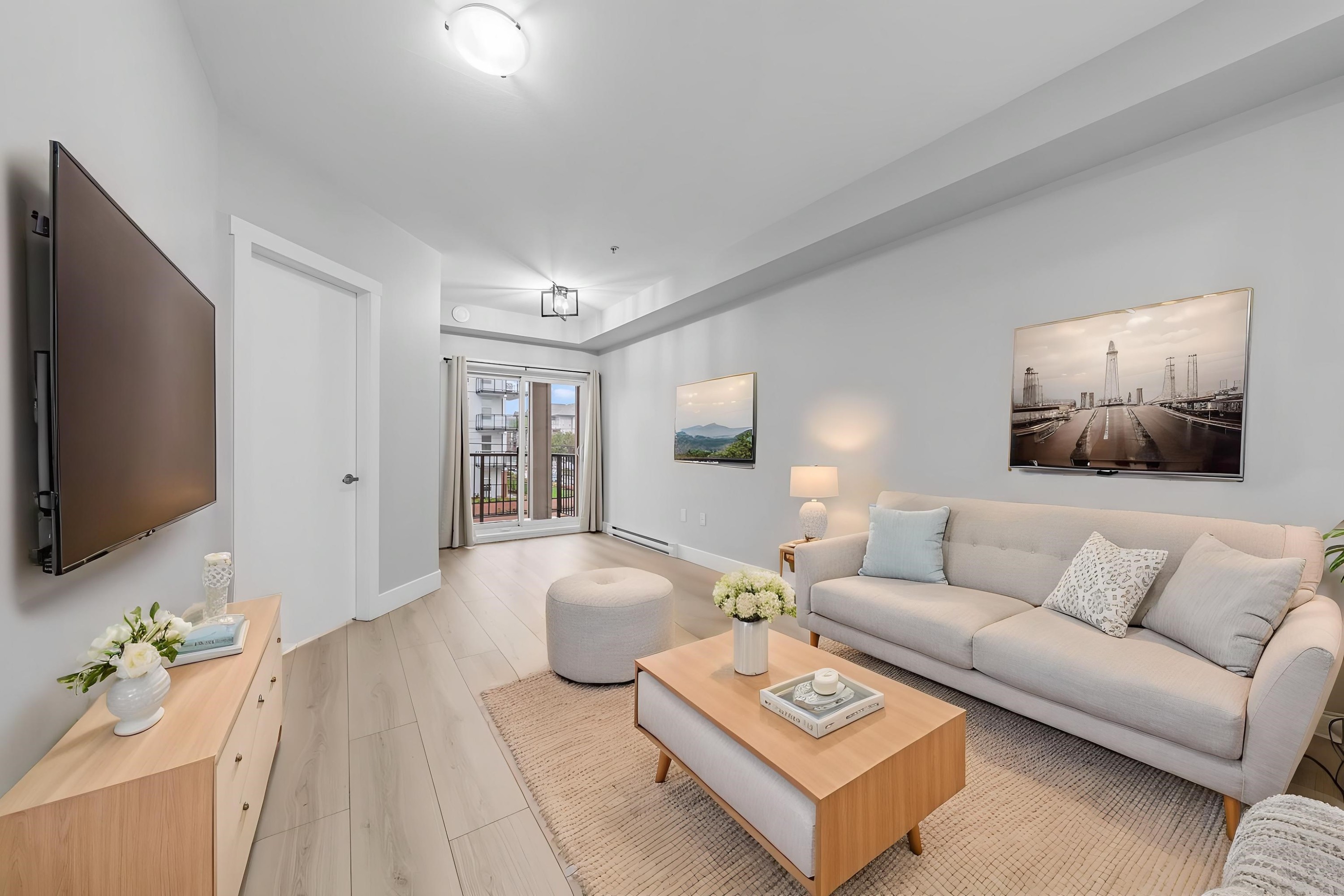 208-20175 53 Avenue, Langley, BC - Indoor Photo Showing Living Room