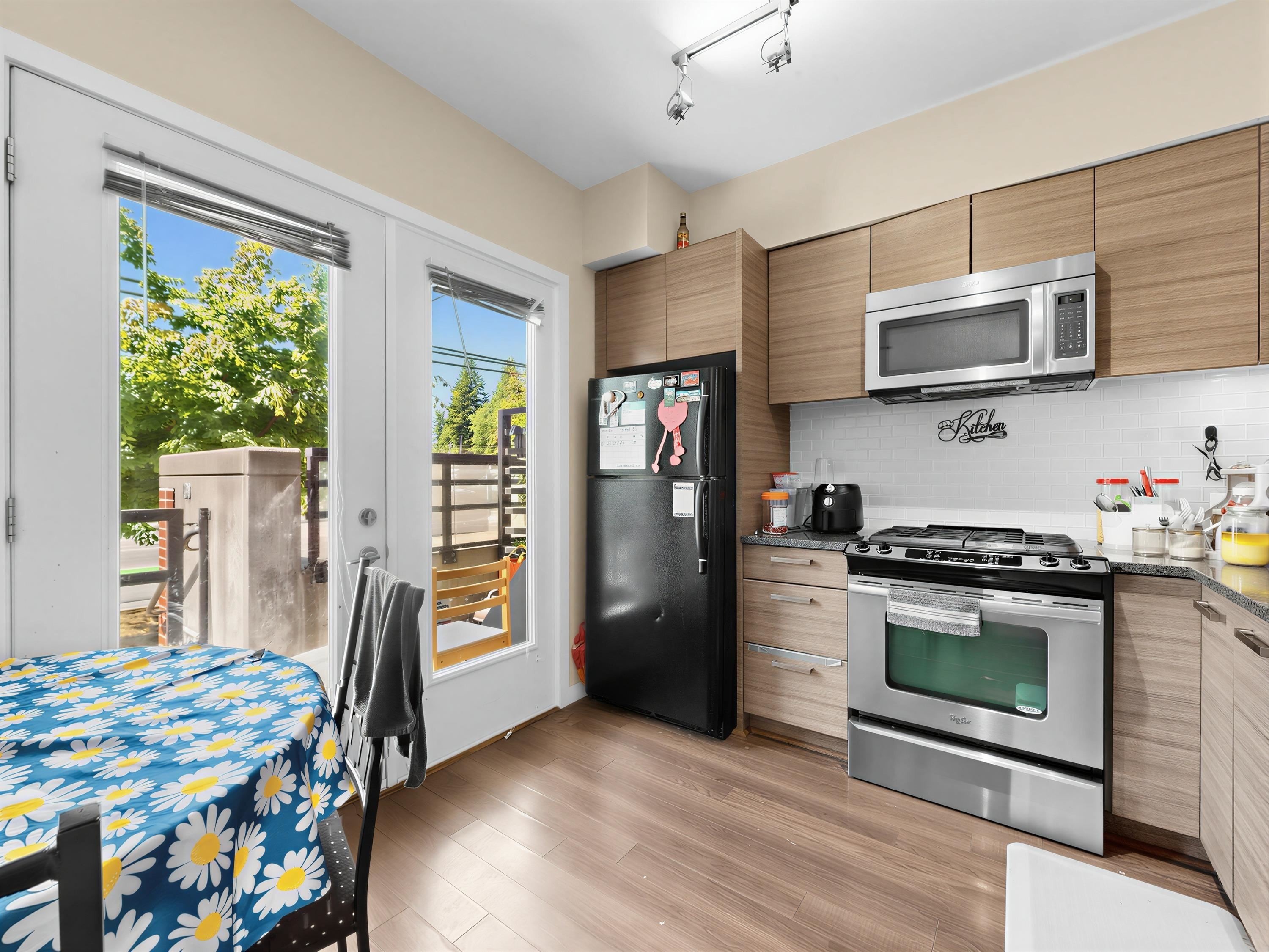 126-13228 Old Yale Road, Surrey, BC - Indoor Photo Showing Kitchen