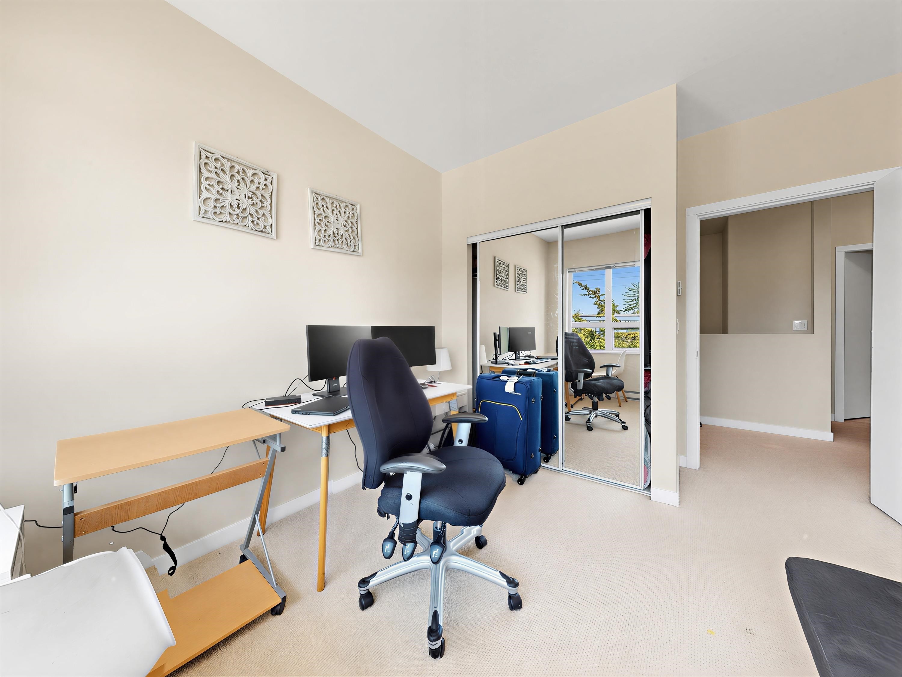 126-13228 Old Yale Road, Surrey, BC - Indoor Photo Showing Office
