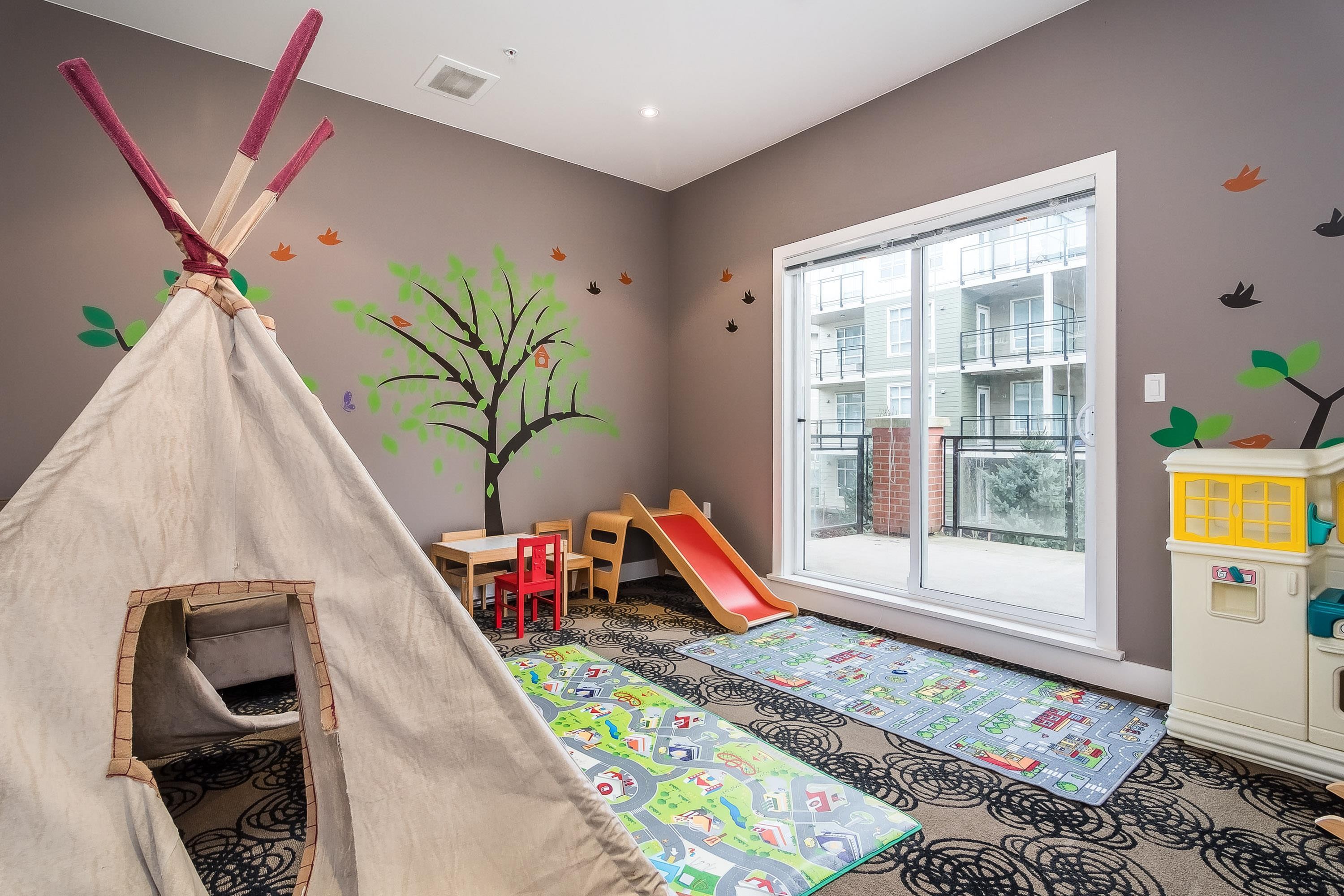 B401-20211 66 Avenue, Langley, BC - Indoor