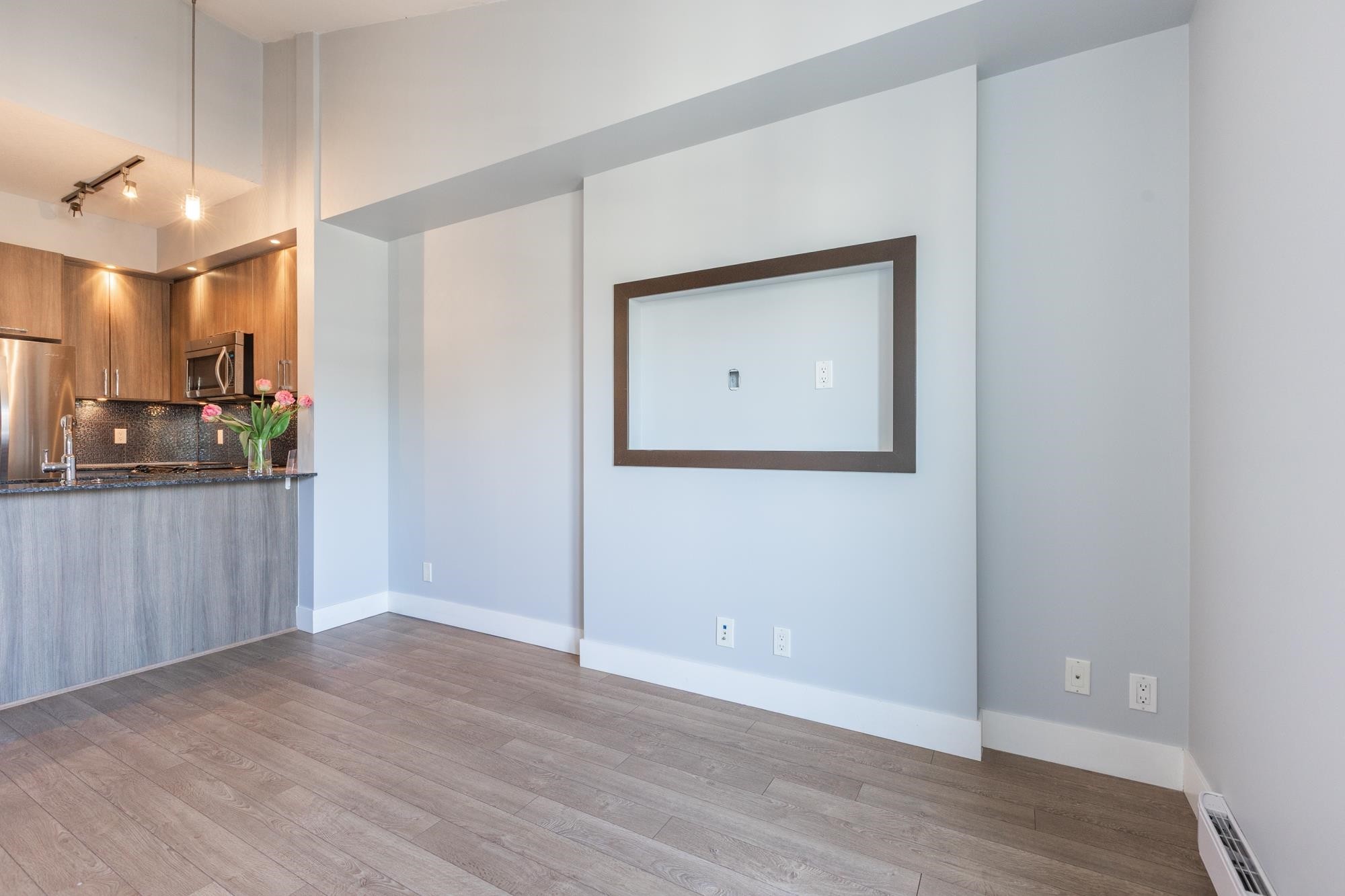 B401-20211 66 Avenue, Langley, BC - Indoor Photo Showing Kitchen