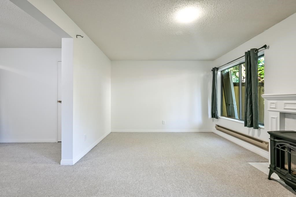 2-2998 Mouat Drive, Abbotsford, BC - Indoor Photo Showing Other Room