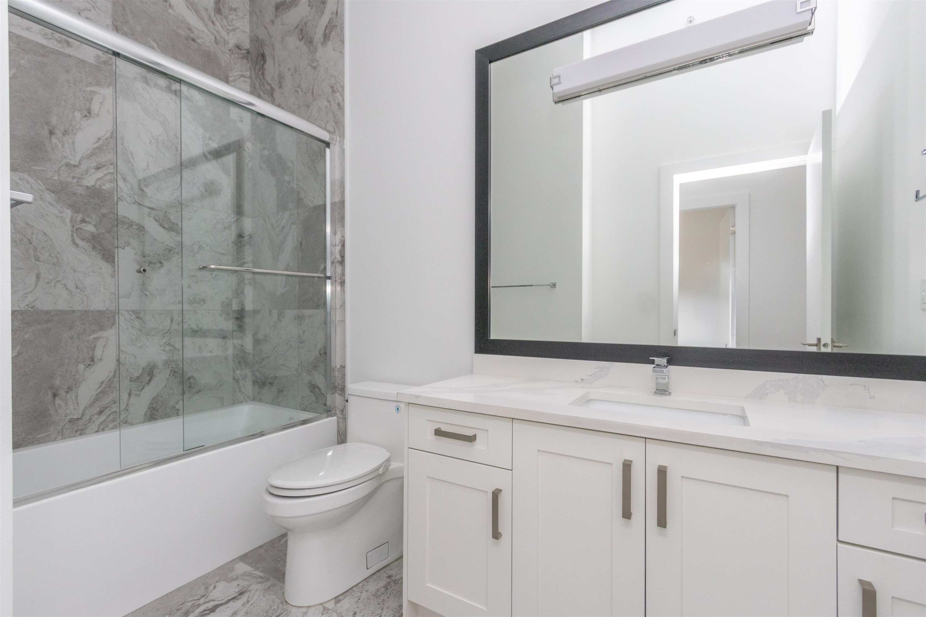 36743 Carl Creek Crescent, Abbotsford, BC - Indoor Photo Showing Bathroom