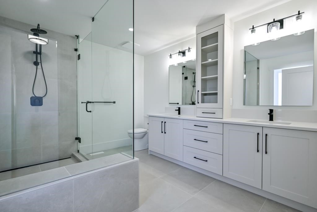 20839 35 Avenue, Langley, BC - Indoor Photo Showing Bathroom