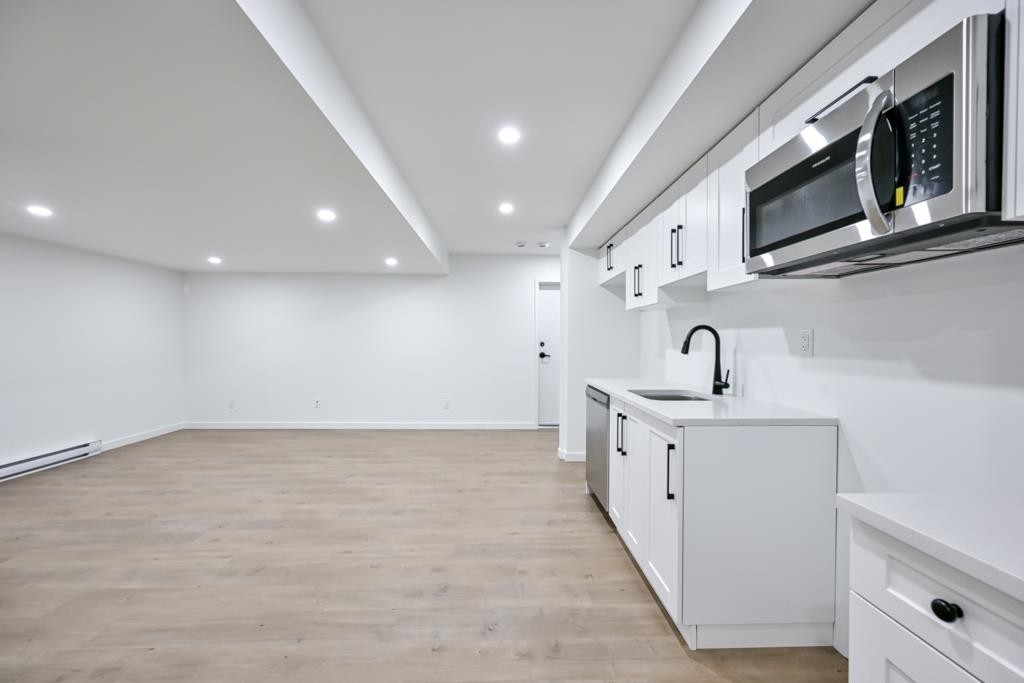 20839 35 Avenue, Langley, BC - Indoor